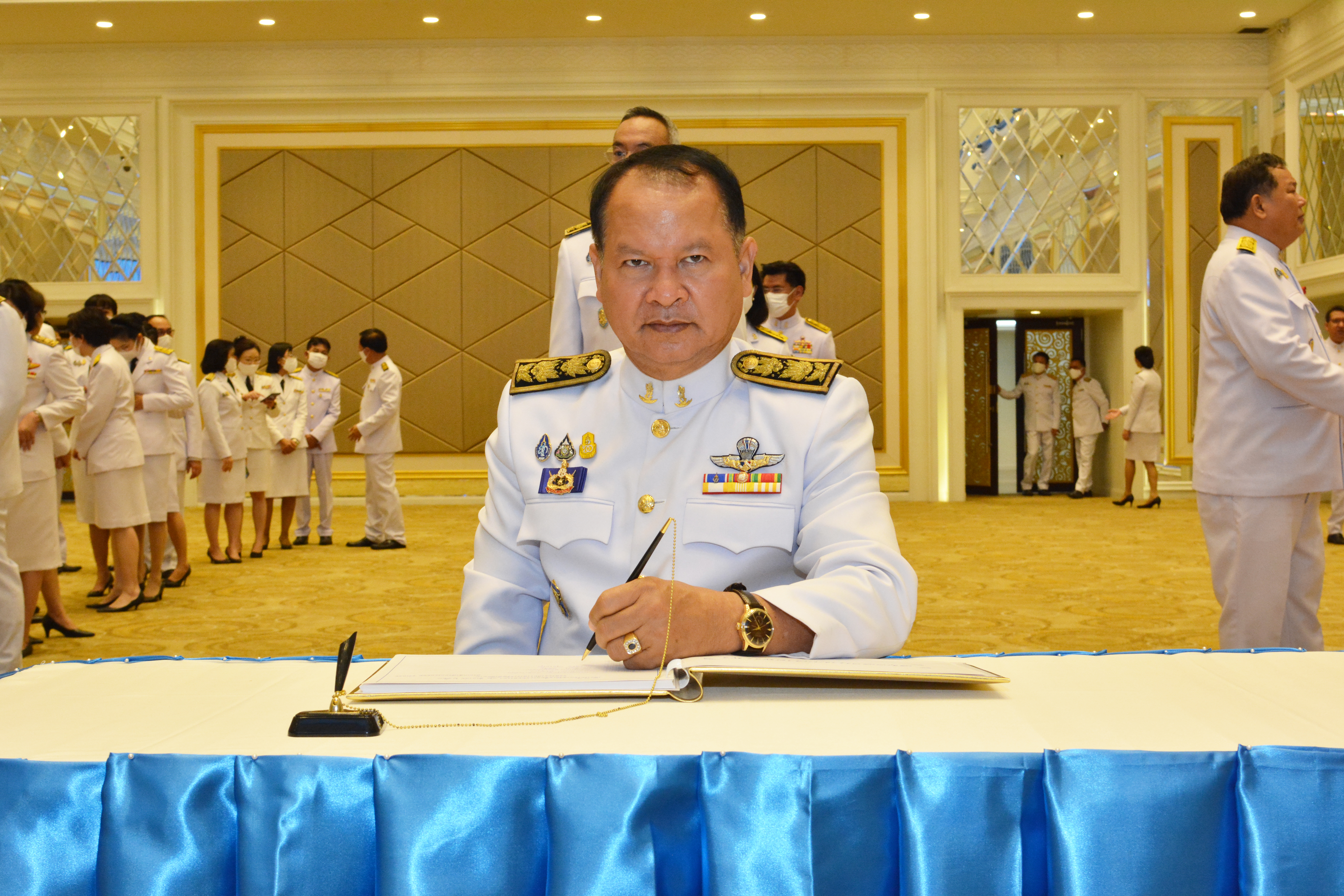 พิธีลงนามถวายพระพร สมเด็จพระนางเจ้าสิริกิติ์ พระบรมราชินีนาถ พระบรมราชชนนีพันปีหลวง