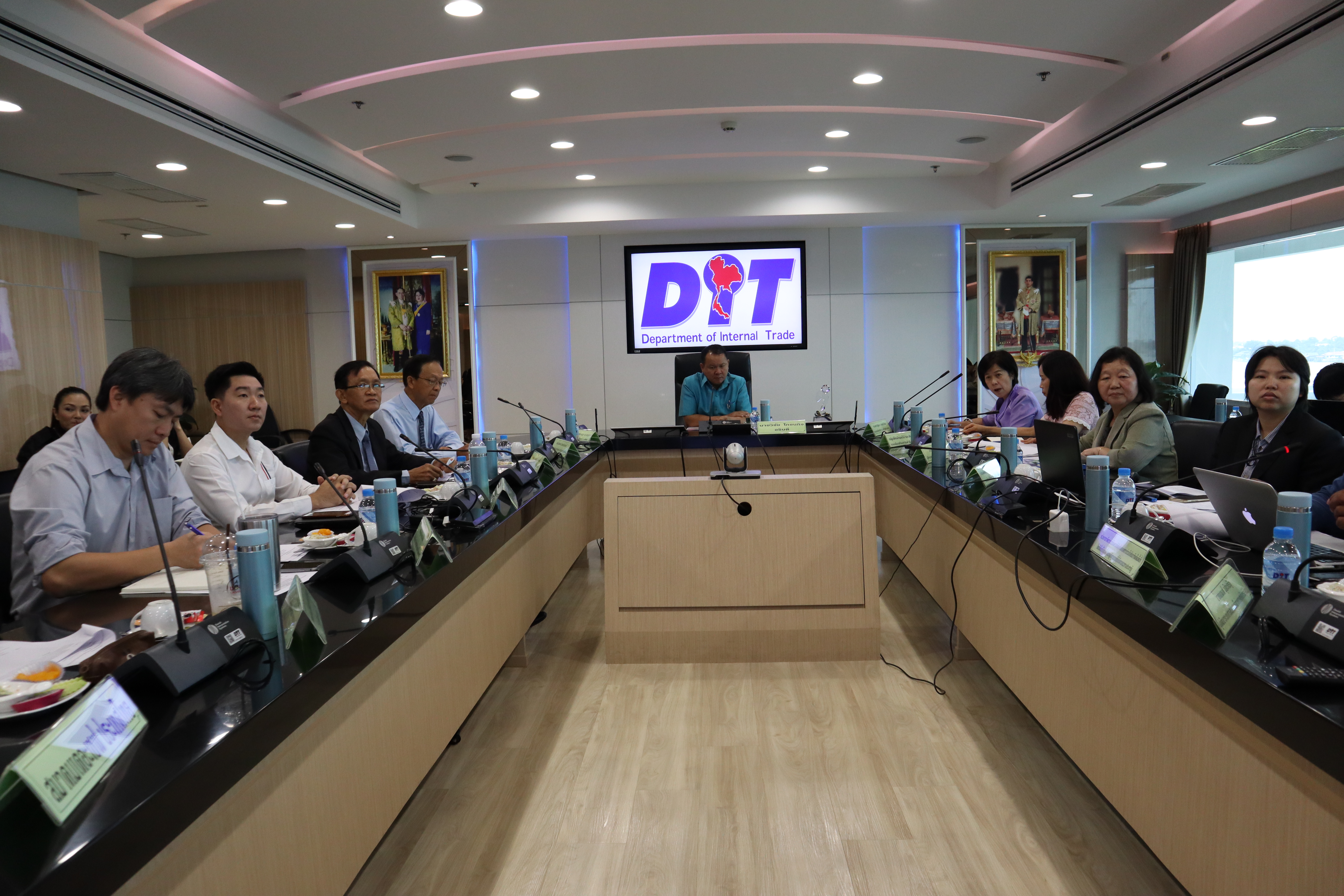 การประชุมคณะอนุกรรมการการบริหารจัดการตลาดสินค้าเกษตรอินทรีย์ แบบมีส่วนร่วมประชารัฐ