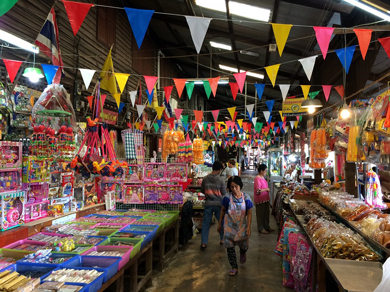 45704_ภาพรวมทางเข้าตลาด.jpg