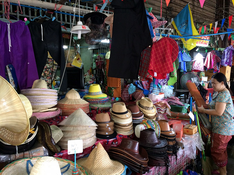 45709_ร้านขายหมวกโบราณ.jpg
