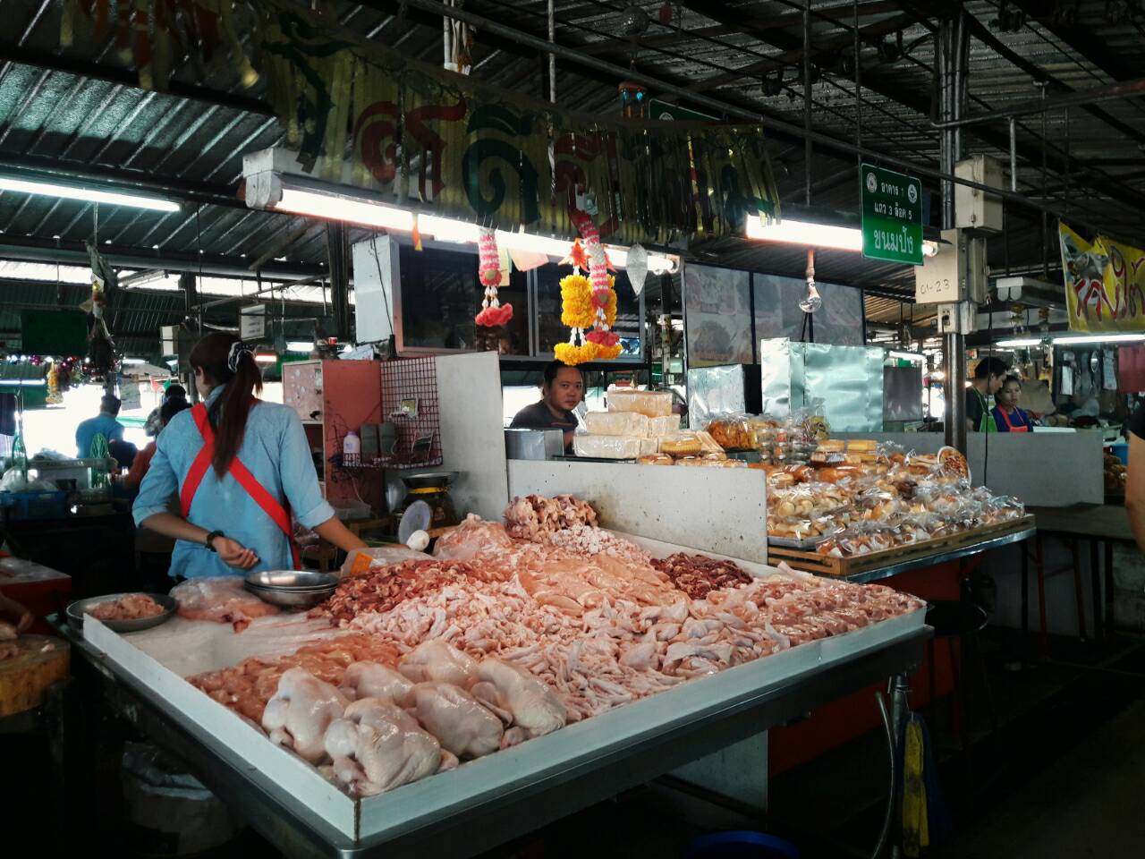 11380_บริเวณภายในตลาด.jpg