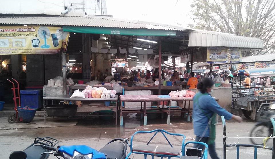 44103_ด้านข้างตลาด.jpg