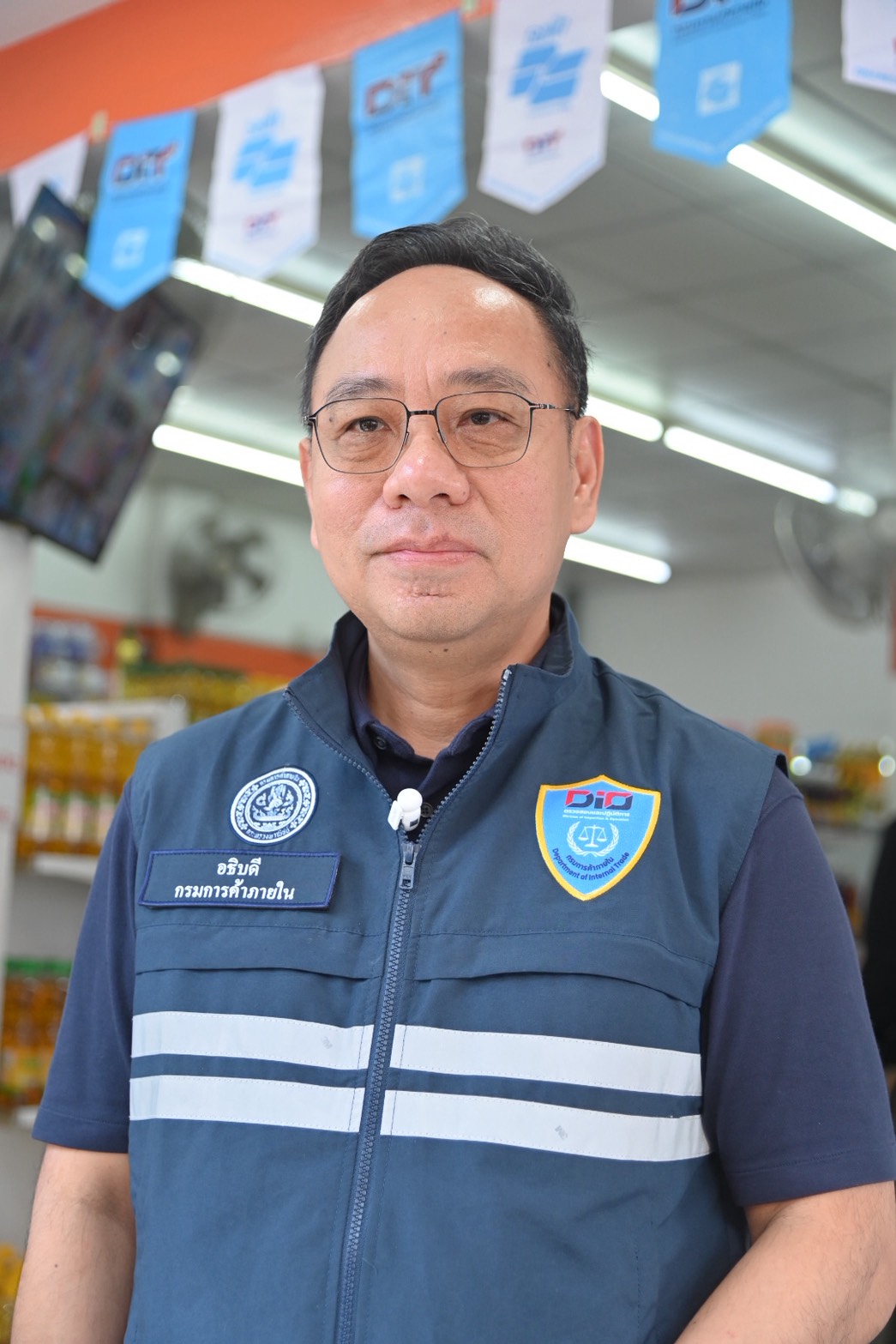 ข่าวเลขที่ 27/2568  พาณิชย์เอาจริง! กำชับร้านค้าคนละครึ่งพลัสแสดงราคาสุทธิให้ชัด ต้องขายราคาเดียวกับเงินสด–ห้ามฉวยโอกาสขึ้นราคา (6 พฤศจิกายน 2568)