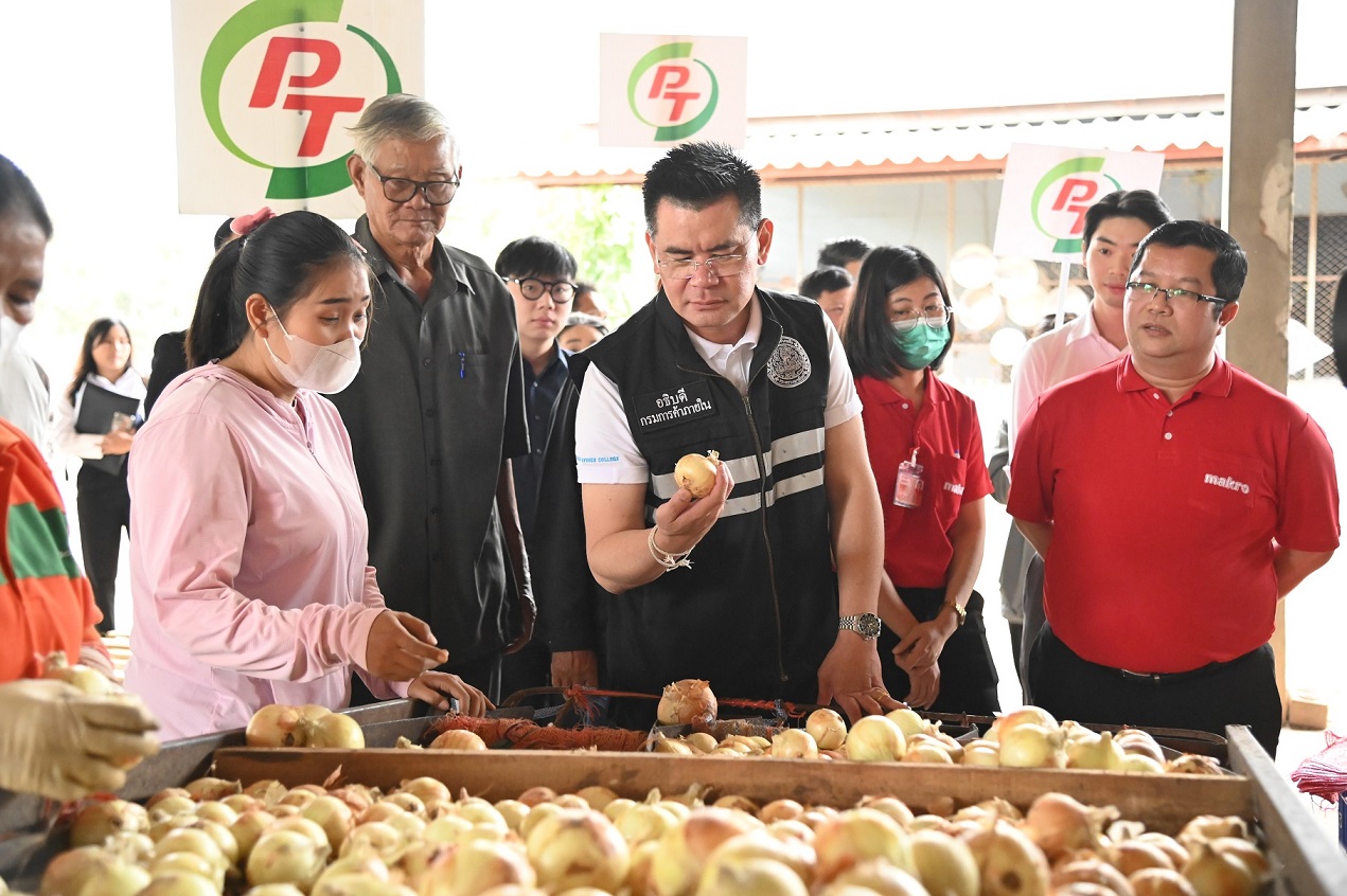 ลุยมาตรการเชิงรุก จัดกิจกรรมเชื่อมโยงพืชสามหัว ทำสัญญารับซื้อ 23,300 ตัน