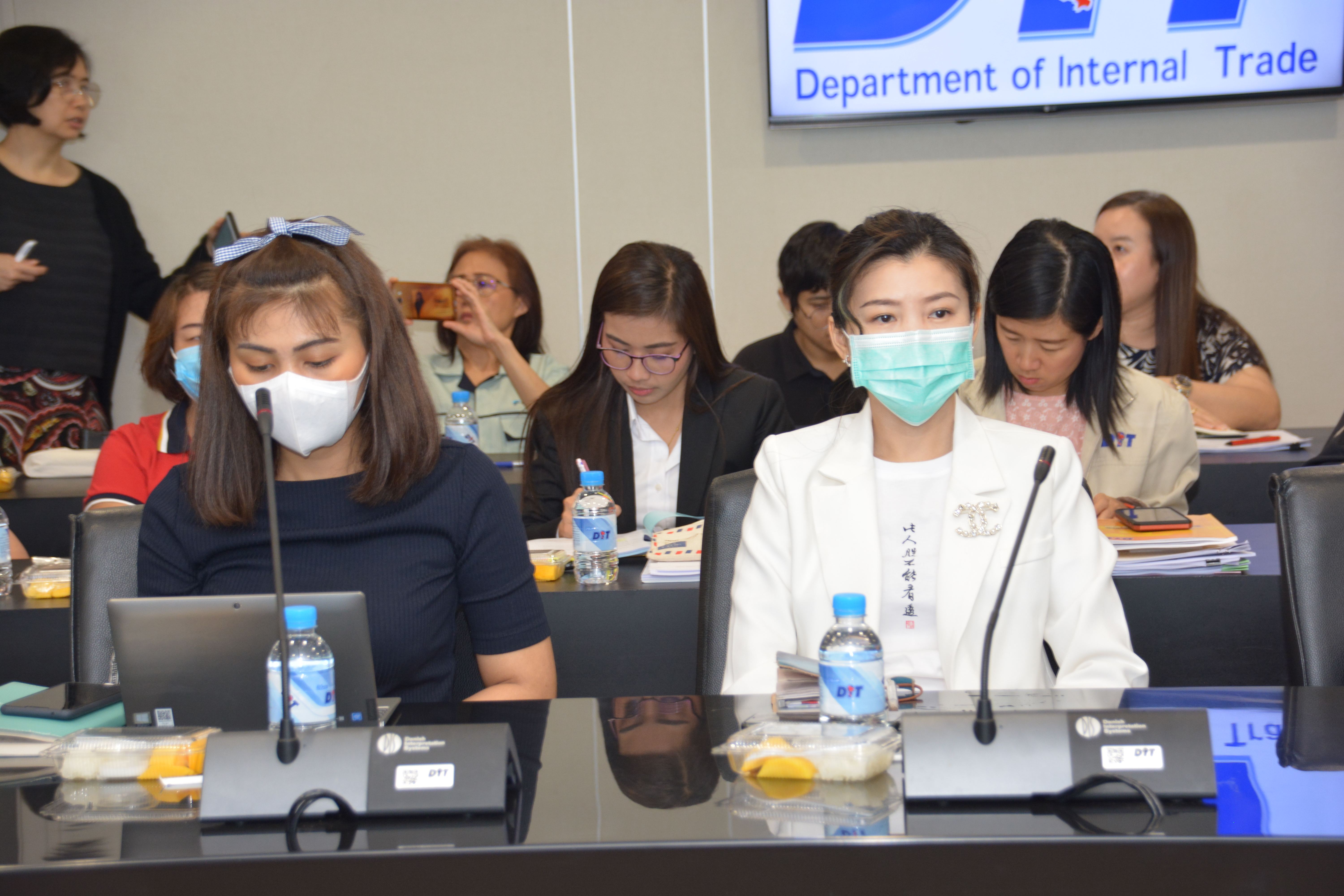 การประชุมหารือการส่งออกสินค้าหน้ากากอนามัย