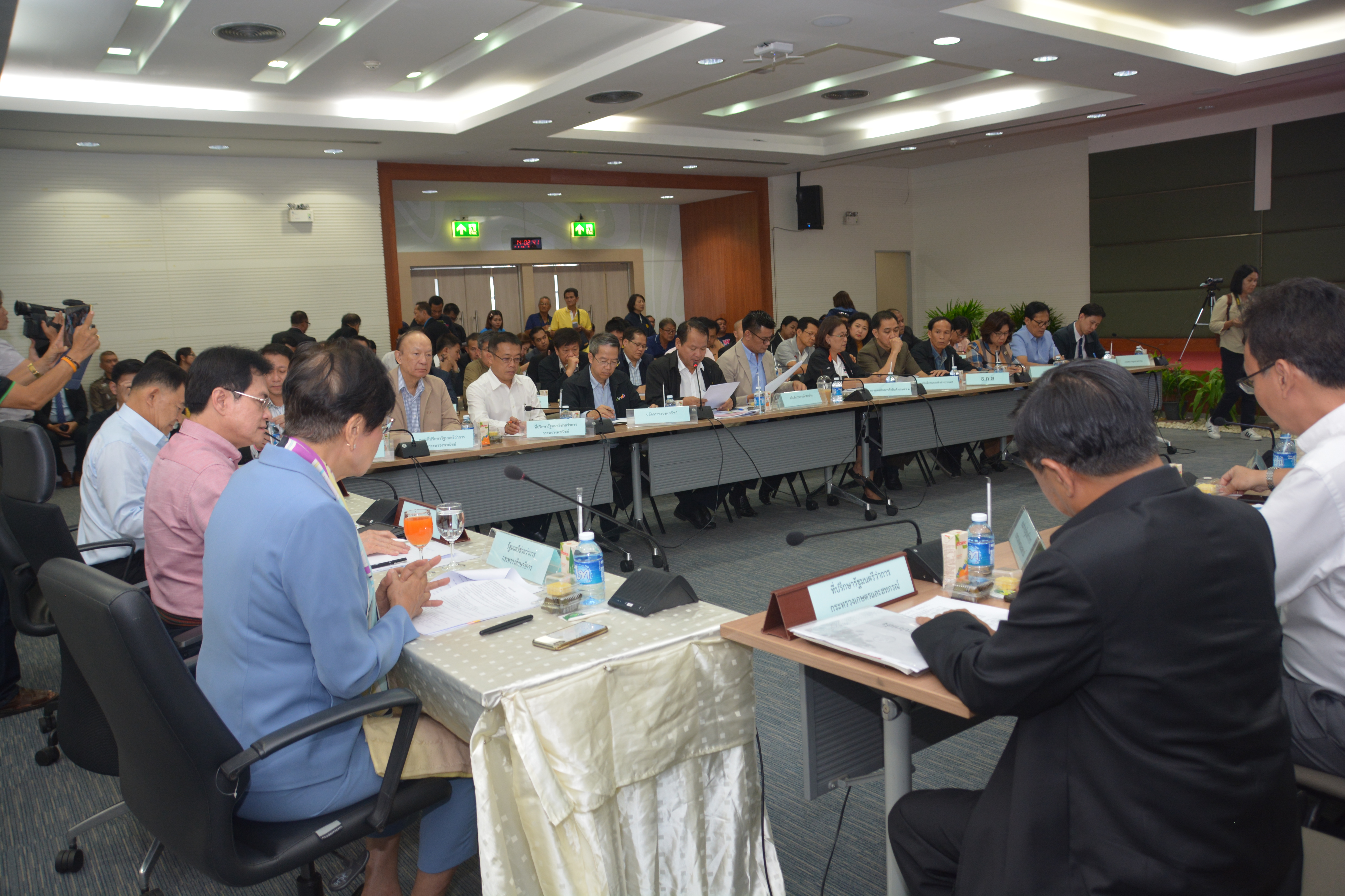 รมว.พาณิชย์ นำประชุม 3 ฝ่ายเคาะประกันรายได้มันสำปะหลัง 