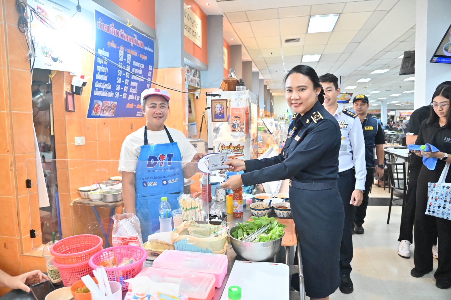 DIT ลงพื้นที่ตรวจสอบรักษาความเป็นธรรมทางการค้าช่วงเทศกาลสงกรานต์ 2569 