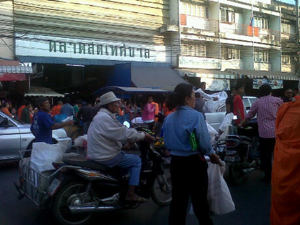 22878_บริเวณด้านหน้าตลาด.jpg