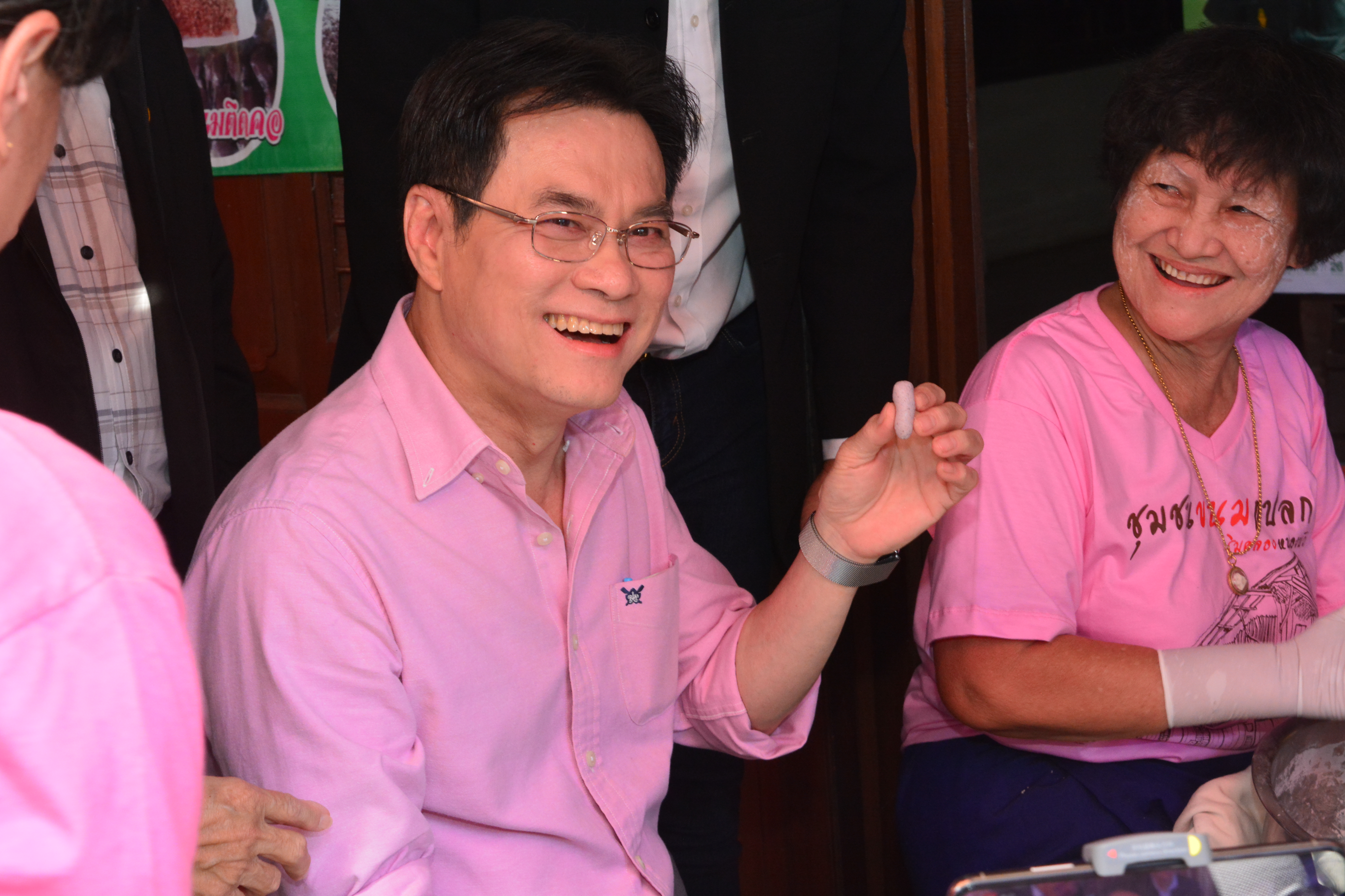 การเยี่ยมชมและติดตามสถานการณ์ราคาสินค้า  ณ ตลาดชุมชนขนมแปลกริมคลองหนองบัว