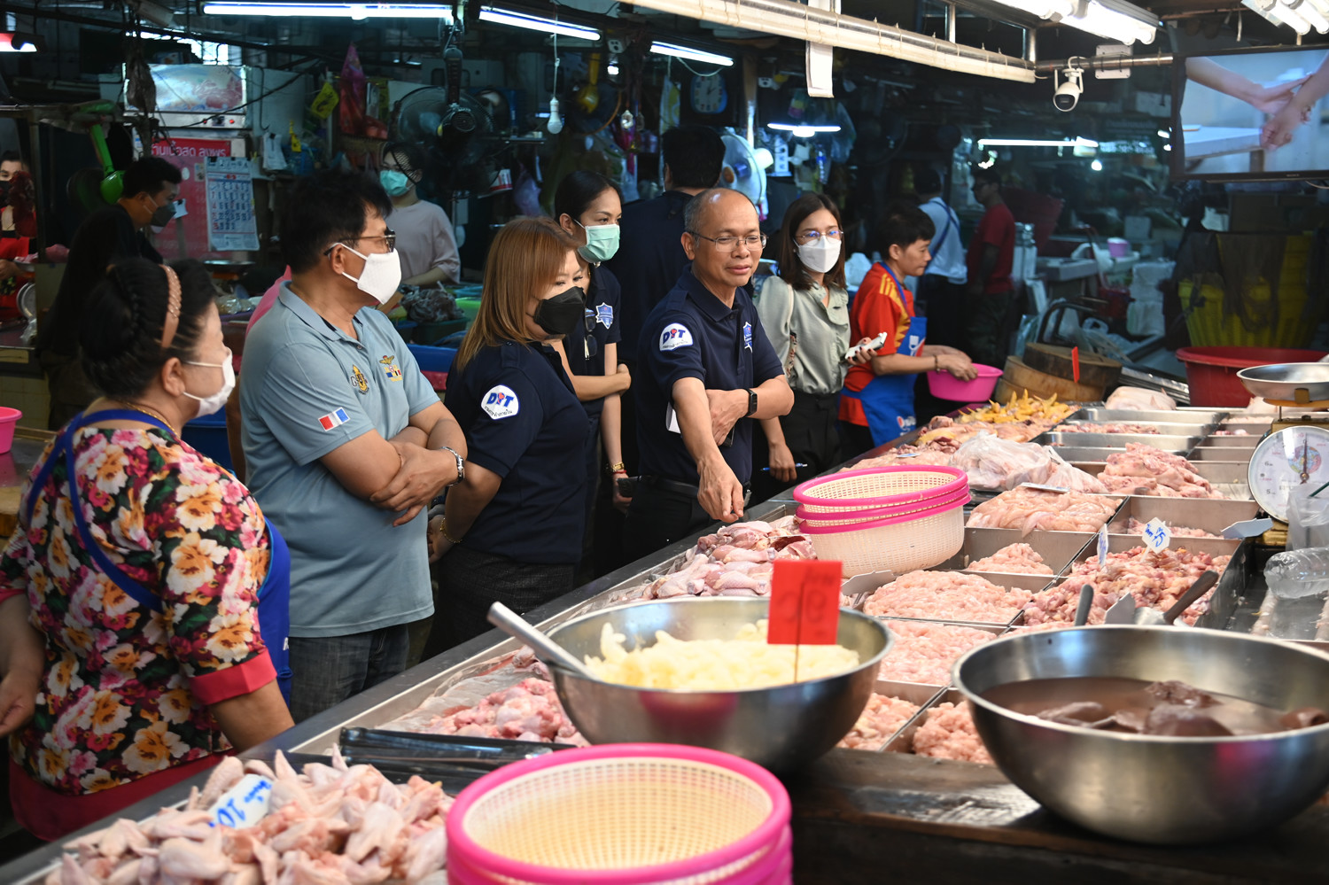 พาณิชย์ตรวจชุดสังฆทานช่วงวันวิสาขบูชาและติดตามราคาสินค้าอุปโภคบริโภค