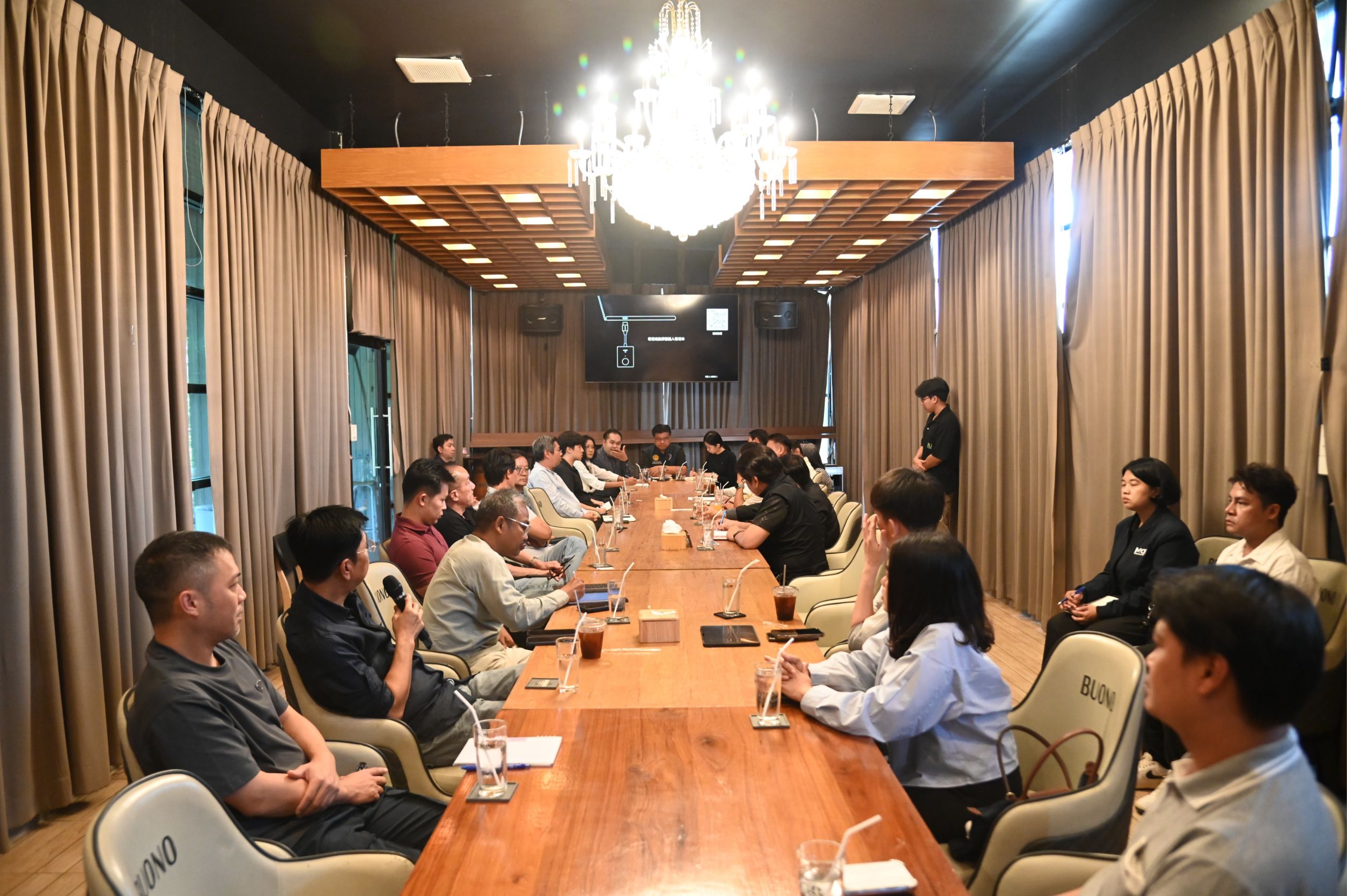 DIT ลงพื้นที่ภาคตะวันตกติดตามสถานการณ์การผลิตและการตลาดสินค้าสุกร