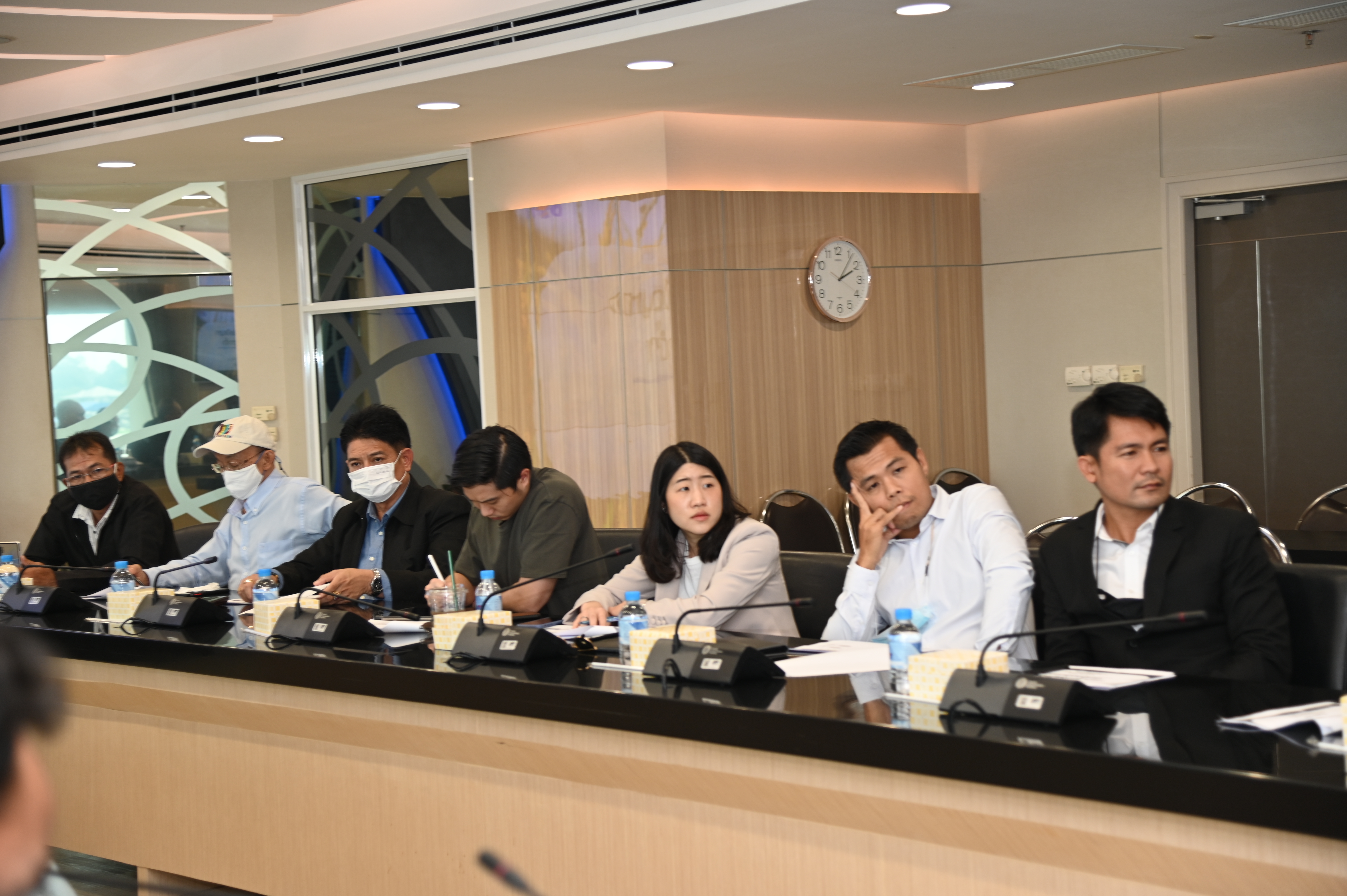อธิบดีกรมการค้าภายในประชุมหารือแก้ไขปัญหาราคาข้าวเหนียวตกต่ำ