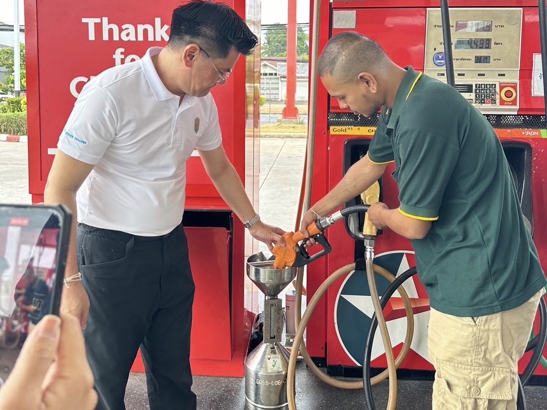 กรมการค้าภายใน ระดมตรวจหัวจ่ายน้ำมัน ก่อนหยุดเทศกาลสงกรานต์