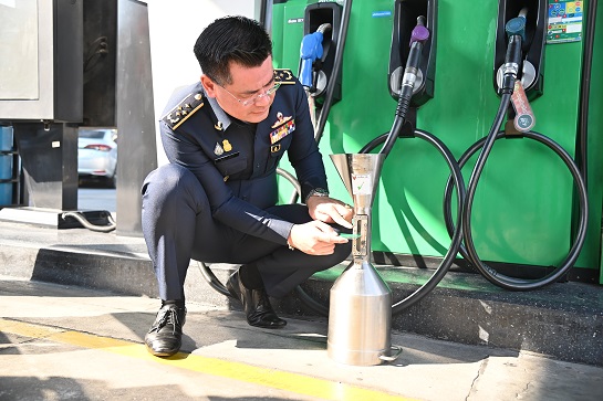 ตรวจสถานีบริการน้ำมัน  สร้างความมั่นใจให้ประชาชน
