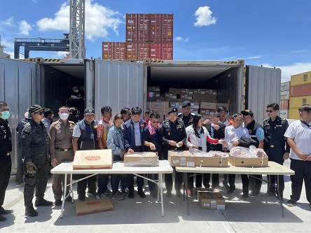 กรมการค้าภายในร่วมเป็นสักขีพยานตรวจสอบ การนำเข้าซากสัตว์และสุกรเถื่อน