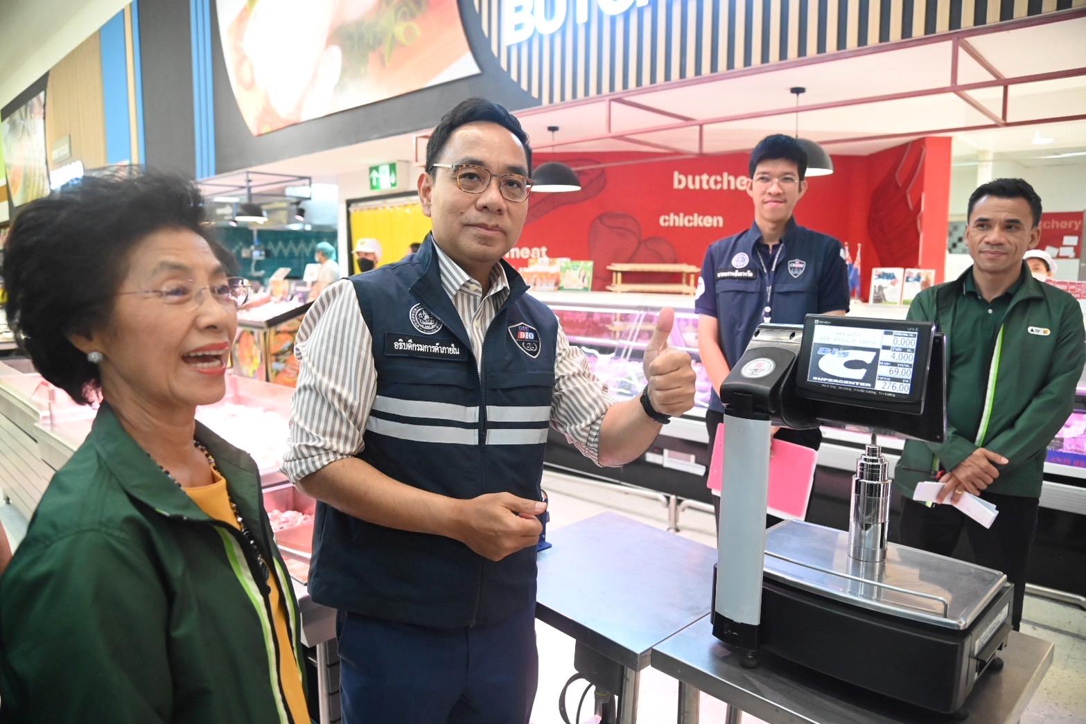 “กรมการค้าภายใน” ระดม สินค้าราคาประหยัด  เจาะแหล่งชุมชน พร้อมลุยตรวจห้างค้าปลีก  บรรเทาค่าครองชีพประชาชน