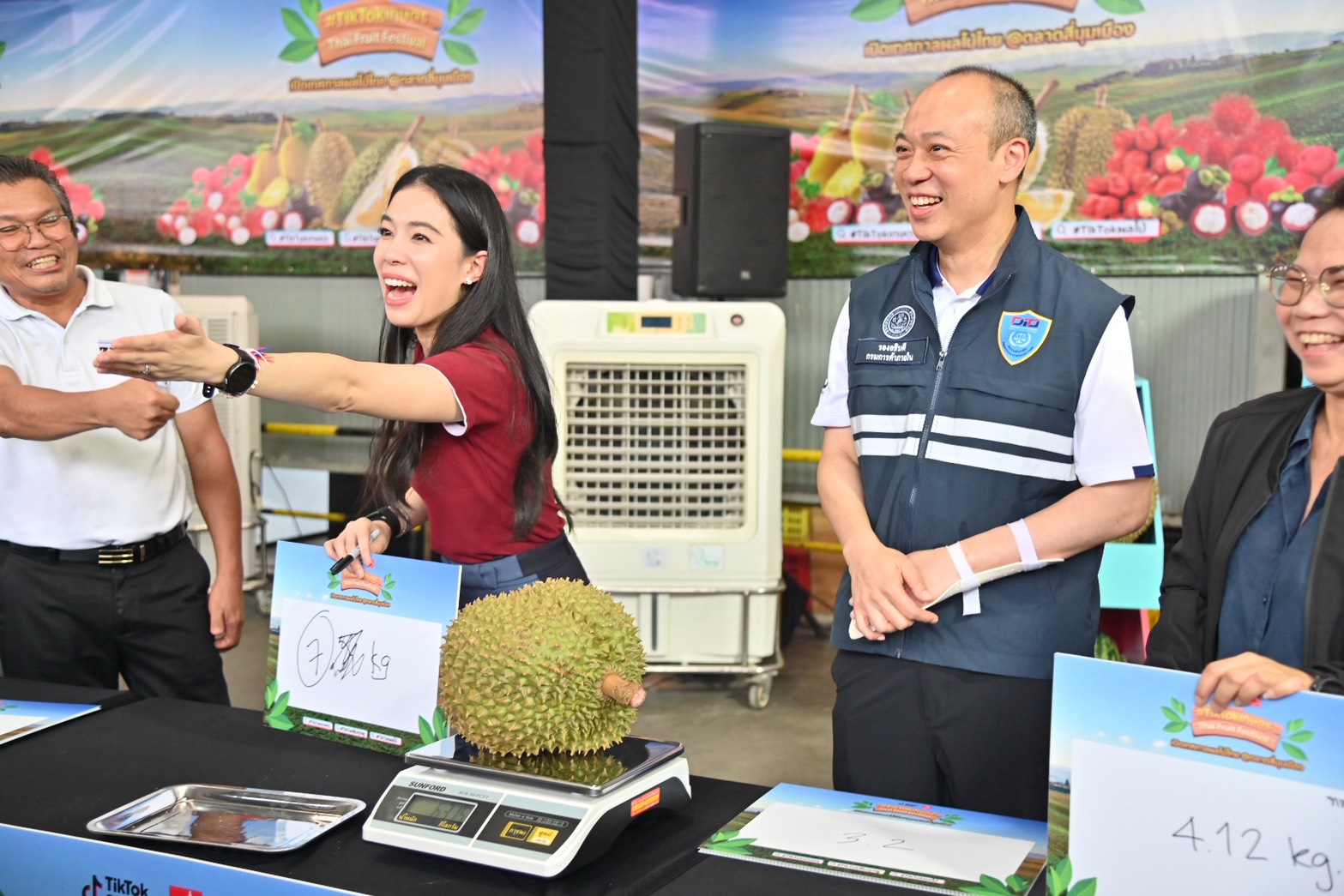 DIT ร่วมเปิดงาน  “#TikTokเกษตร Thai Fruit Festival  เปิดเทศกาลผลไม้ไทย @ตลาดสี่มุมเมือง”