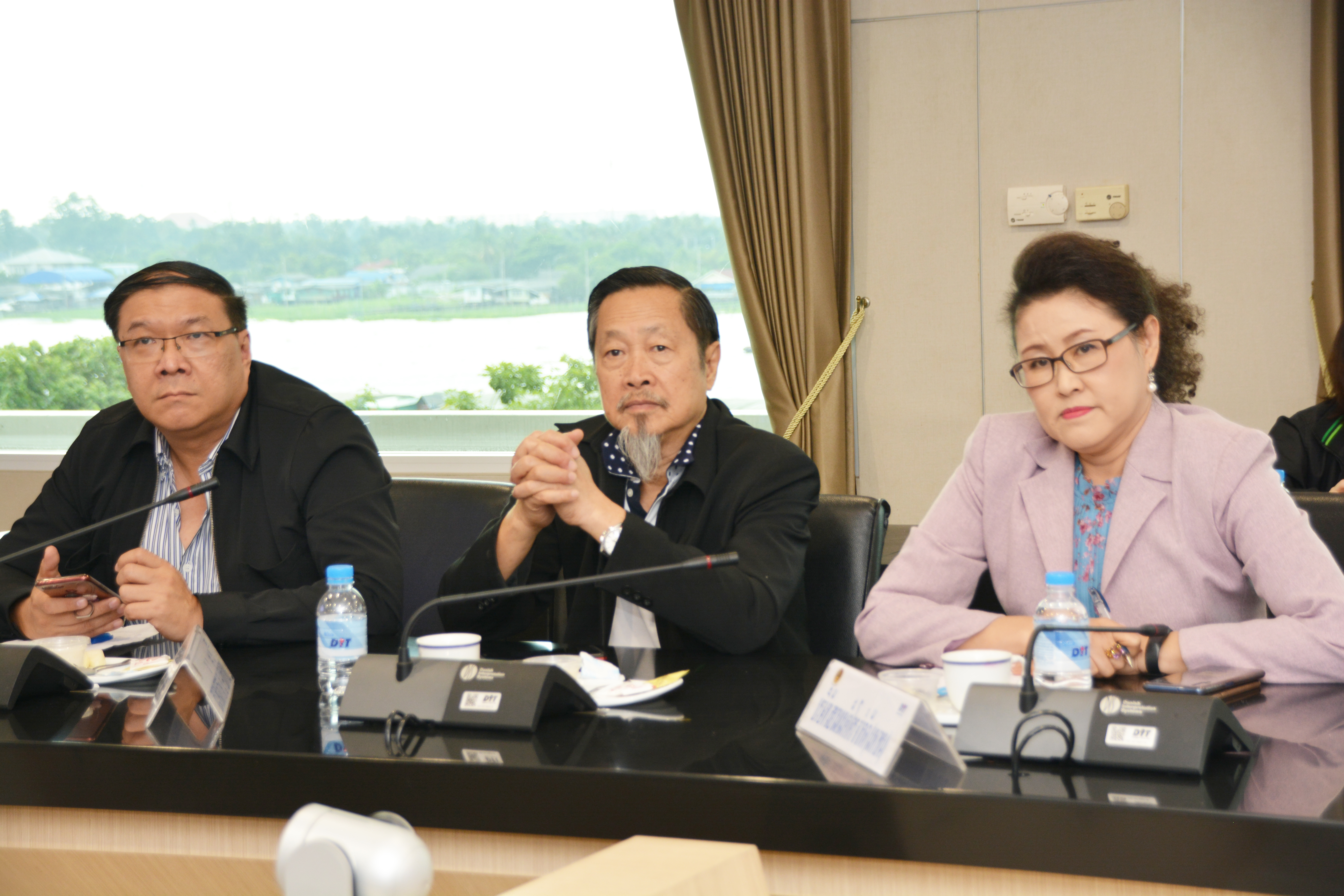 การประชุมแนวทางการจัดงานลดราคาจำหน่ายสินค้าในช่วงเทศกาลปีใหม่