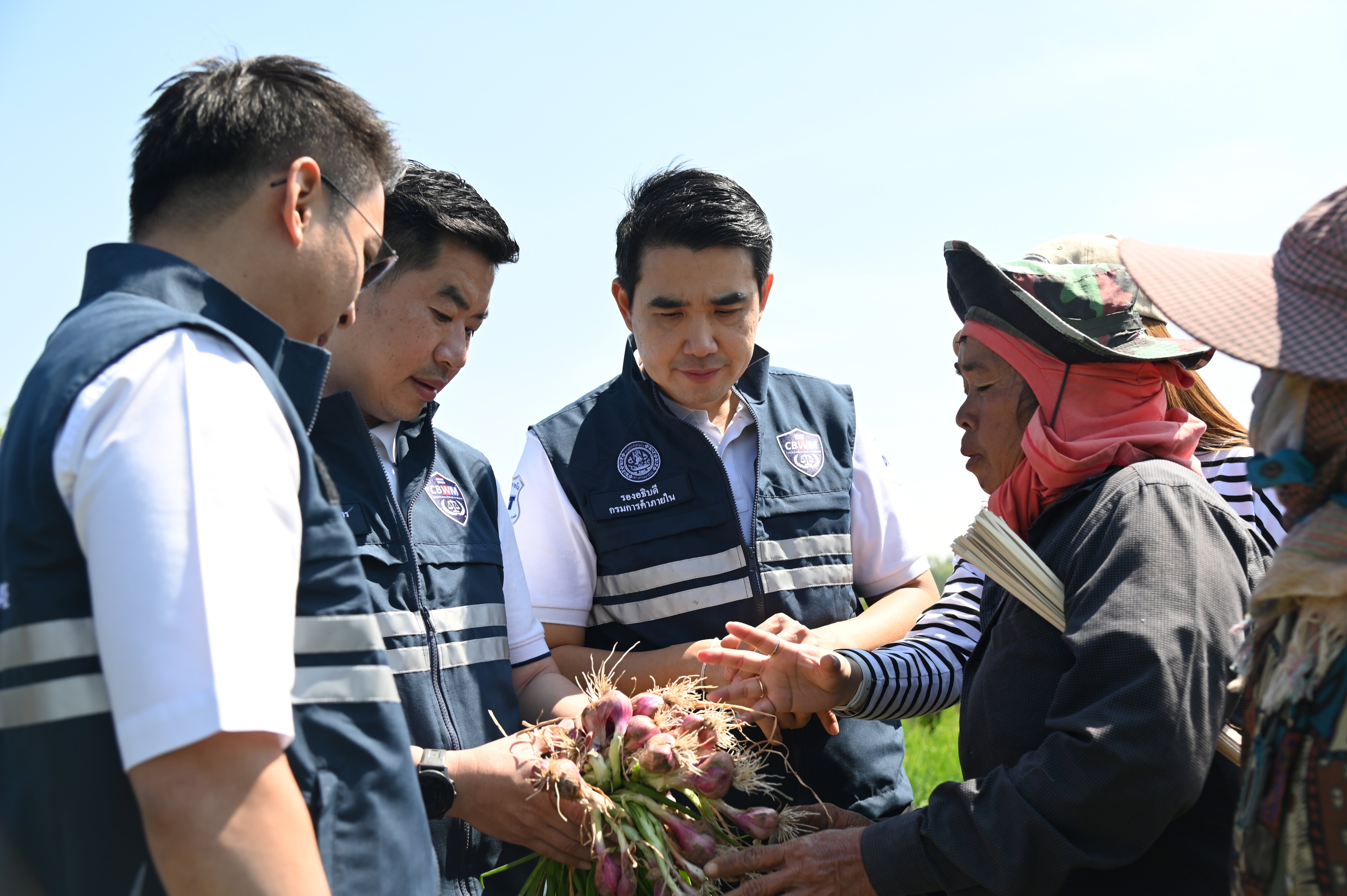“พาณิชย์” ติดตามหอมแดง  สินค้า GI ศรีสะเกษ ราคาดีขึ้นต่อเนื่อง