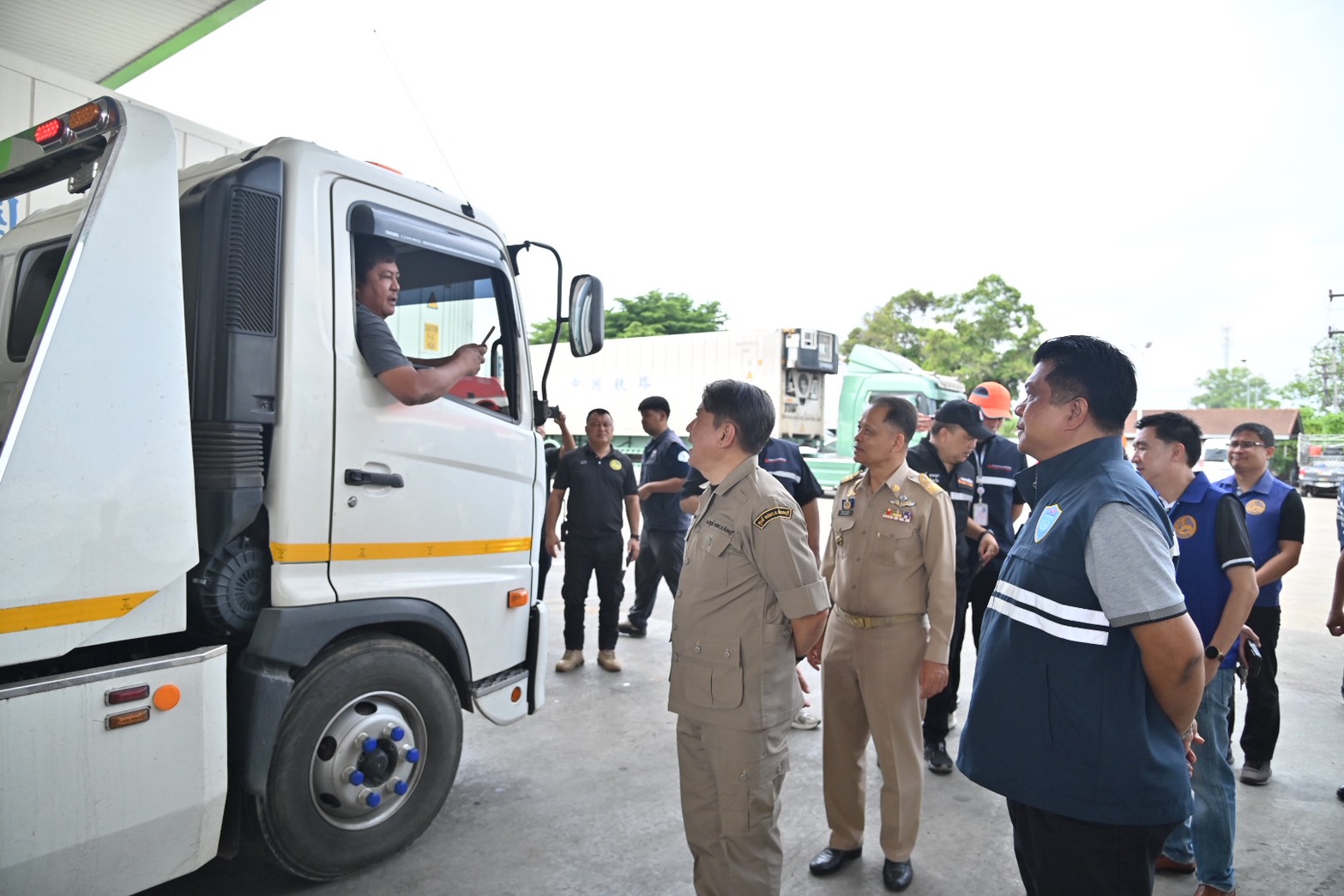 DIT ลงพื้นที่ตรวจสอบสถานการณ์ สินค้าทุเรียนในแหล่งผลิตสำคัญของประเทศ และตรวจสอบสถานีบริการน้ำมัน