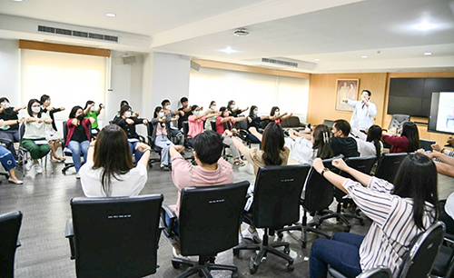 โรงเรียนวันเสาร์ นวดกดจุด ลดปัญหา Office Syndrome