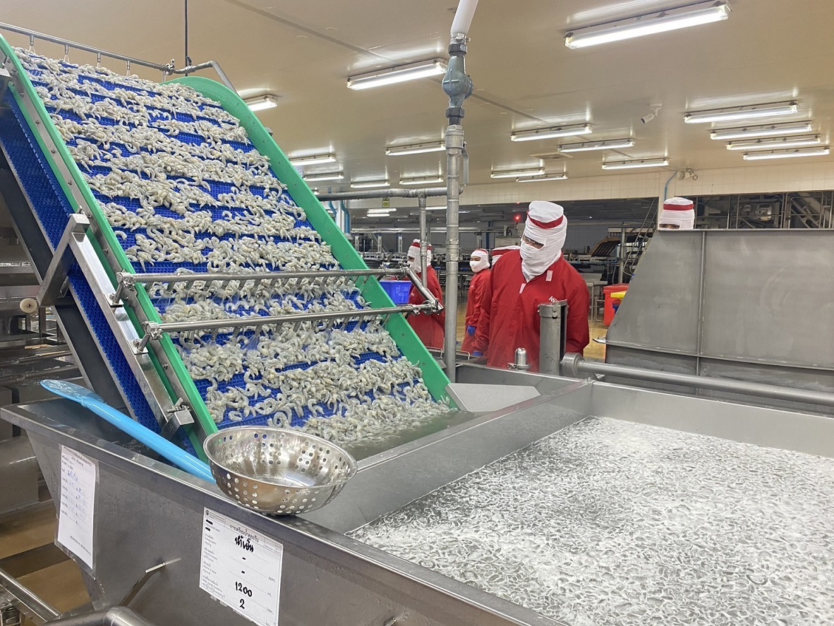 กรมการค้าภายในติดตามสถานการณ์ด้านการผลิตและการตลาดการส่งออกกุ้งขาว