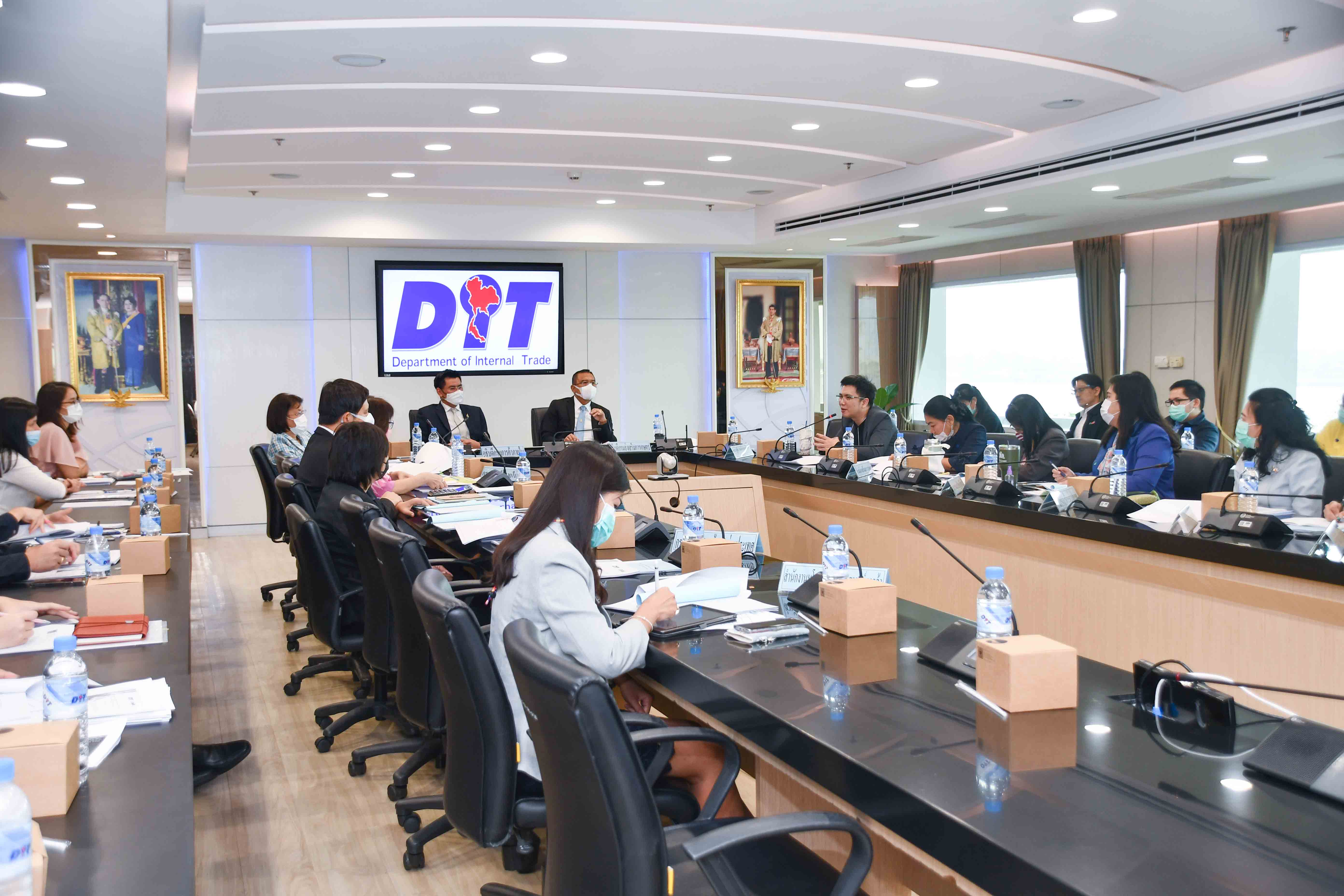การประชุมคณะอนุกรรมการขับเคลื่อนการพัฒนาคนและผลิตภัณฑ์ให้ตรงตามความต้องการของตลาด