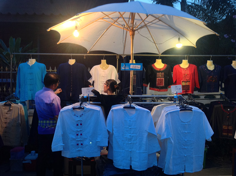 45629_ร้านขายเสื้อเหนือ.JPG