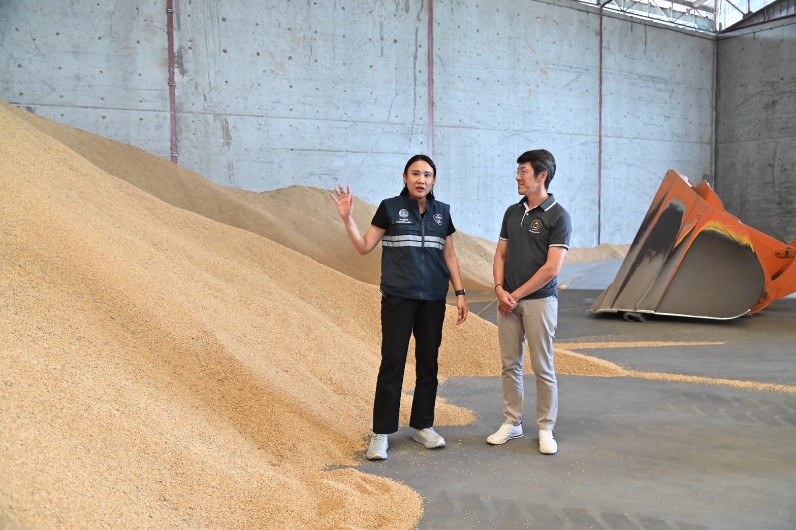 ข่าวเลขที่ 22/2569 DIT ลุยภาคอีสาน! เตรียมความพร้อมโรงสีรับผลผลิตข้าวนาปี 2568/69 หนุนโครงการชดเชยดอกเบี้ย เสริมสภาพคล่องรับซื้อข้าวชาวนา พยุงราคาข้าวต้นฤดูกาล (3 พฤศจิกายน 2568)