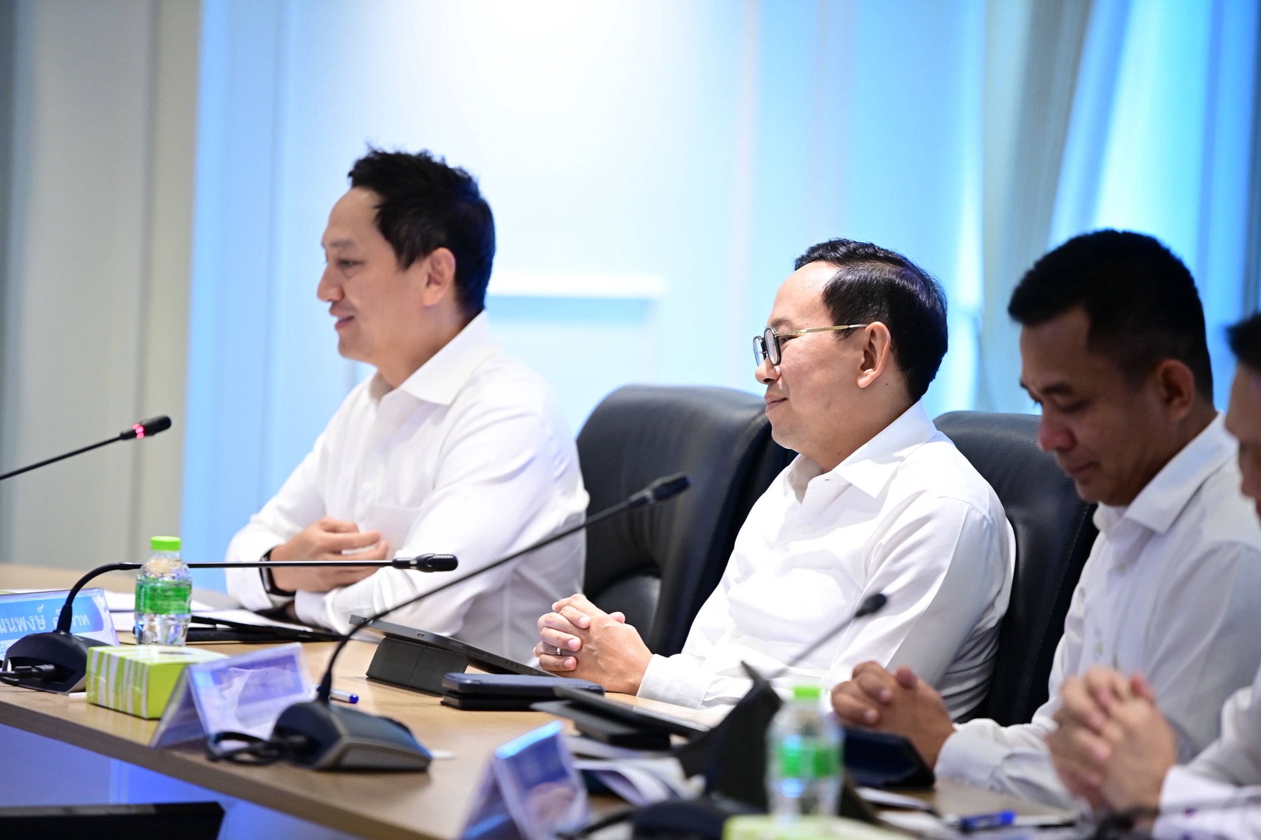 ข่าวเลขที่ 102/2569 พาณิชย์-พลังงาน-คลัง ผนึกกำลังดูแลประชาชน รับมือราคาน้ำมันผันผวน เร่งลดผลกระทบค่าครองชีพอย่างใกล้ชิด (1 เมษายน 2569)