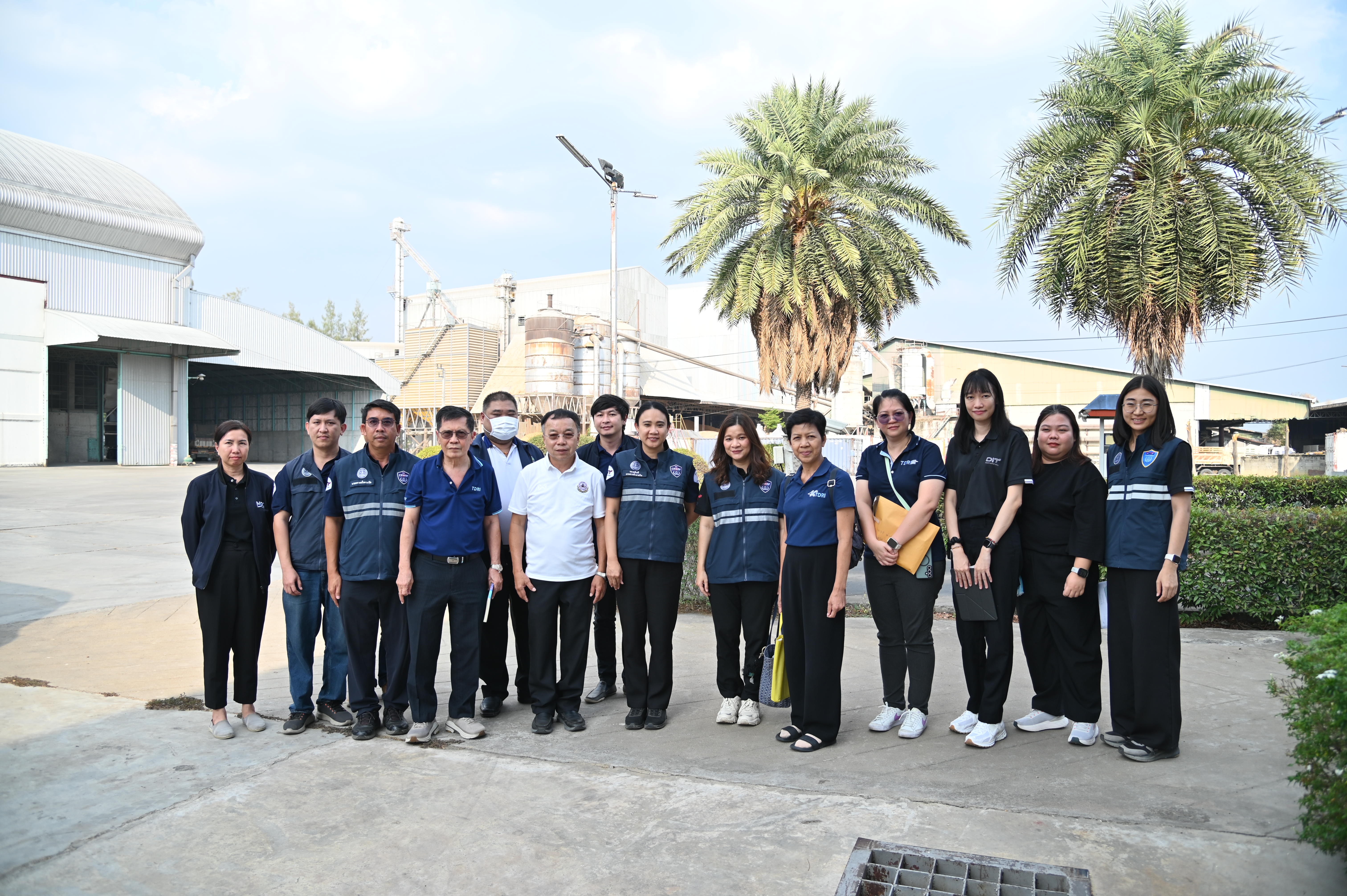  DIT ลงพื้นที่ “พิจิตรแซนด์บ็อกซ์”  กลุ่มเกษตรกรข้าวประณีตต้นแบบนาดำคาร์บอนต่ำ  เพิ่มผลผลิต ลดฝุ่น PM2.5 และตรวจสอบสถานีบริการน้ำมัน