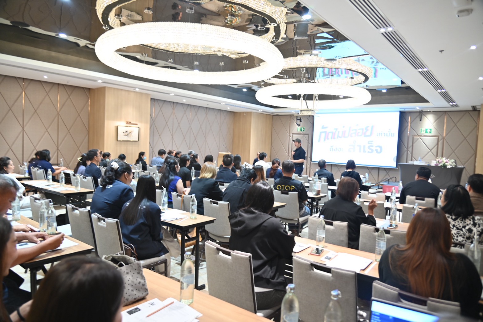 ข่าวเลขที่ 168/2569 “ค้าภายใน” ติวเข้มเกษตรกร–ผู้ประกอบการ  ใช้ Live Commerce ขยายตลาดสินค้าเกษตร (21 มิถุนายน 2569)