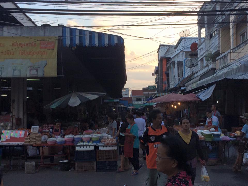23100_ด้านข้างตลาด.jpg