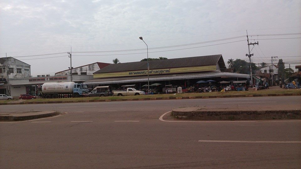 34009_ด้านหน้าตลาด.jpg