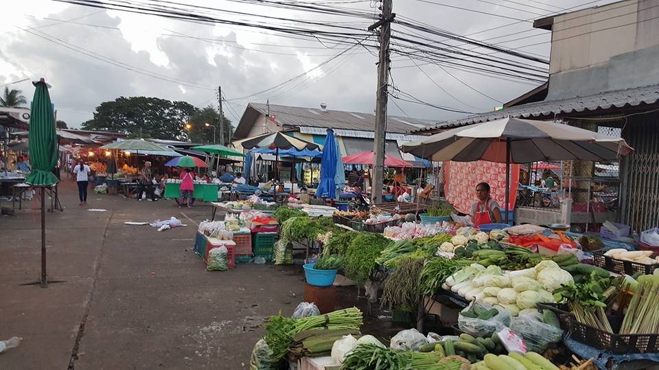 33770_ด้านหน้าตลาด.jpg