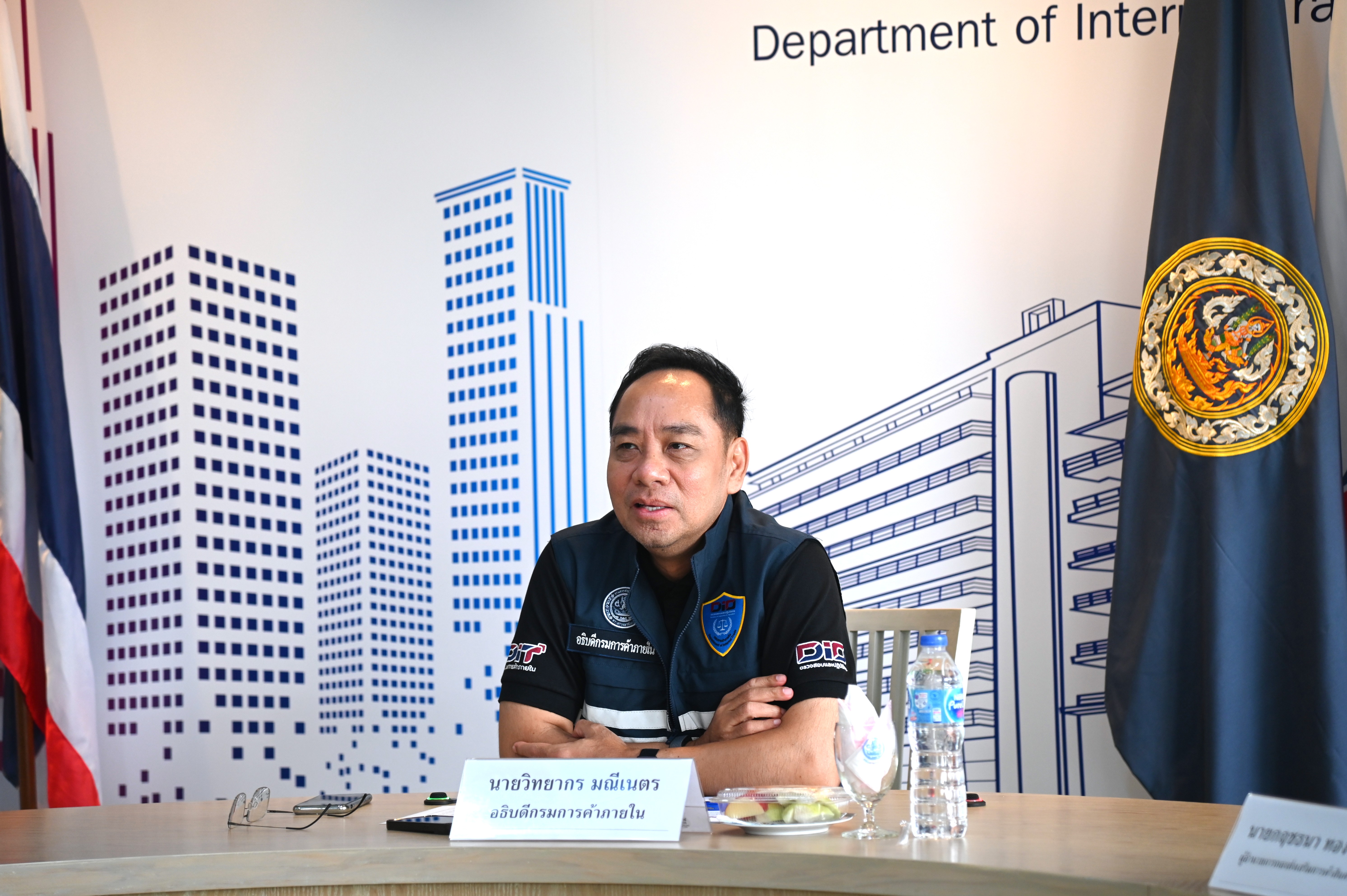 ข่าวเลขที่ 179/2569 กรมการค้าภายใน หารือผู้ผลิต-ค้าส่งค้าปลีก ติดตามสถานการณ์ไข่ไก่ ย้ำผลผลิตเพียงพอ คาดราคาทรงตัว ผู้ประกอบการร่วมจัดโปรโมชั่นช่วยลดค่าครองชีพ (8 กรกฎาคม 2569)