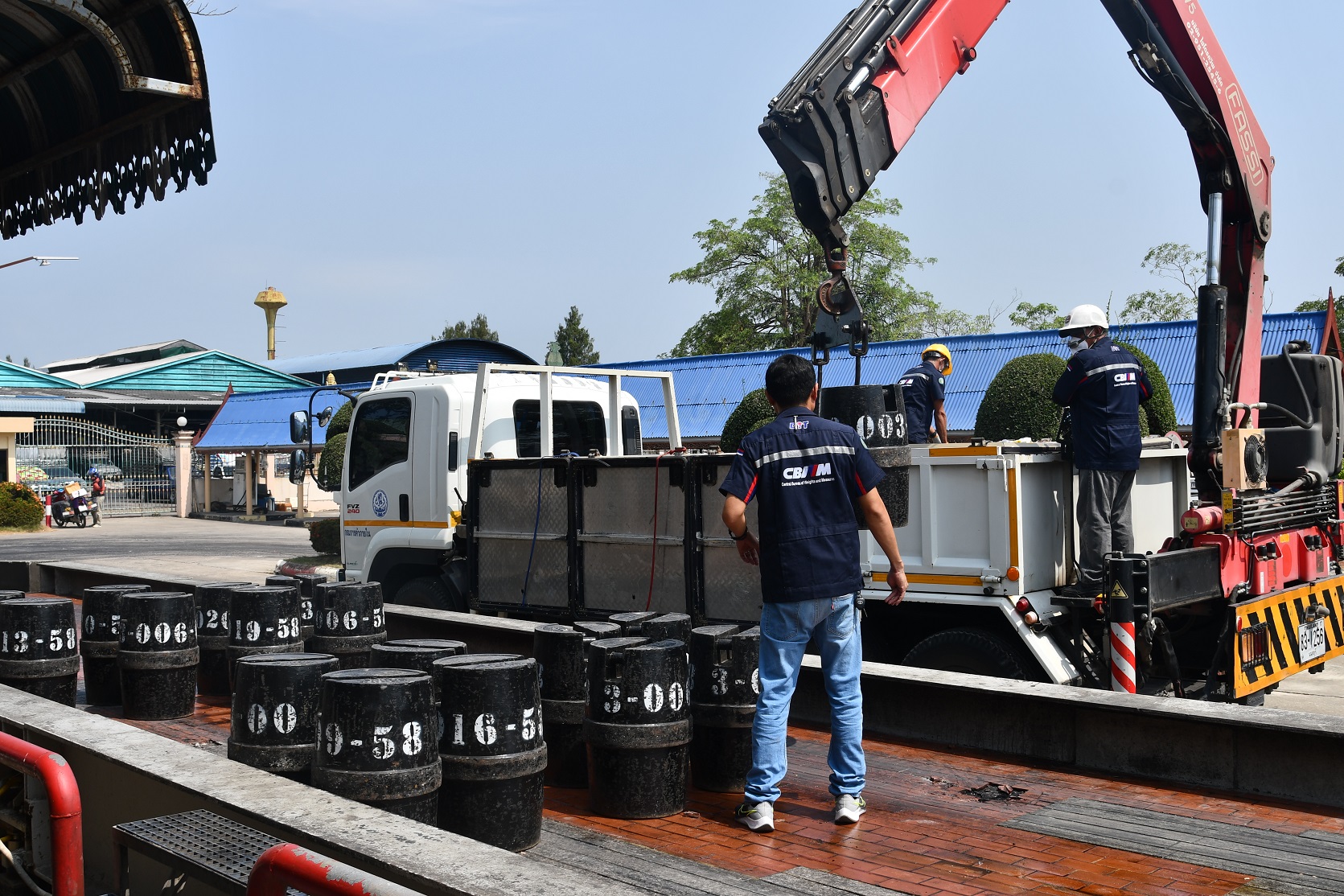 พาณิชย์ลงพื้นที่ติดตามราคาและการจำหน่ายปุ๋ย พร้อมตรวจเข้มเครื่องชั่งตวงวัดสินค้าเกษตร