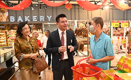  พาณิชย์ติดตามการเข้าร่วม "พาณิชย์สั่งลุย... ลดราคาตรุษจีน ปีมังกรทอง 2024"