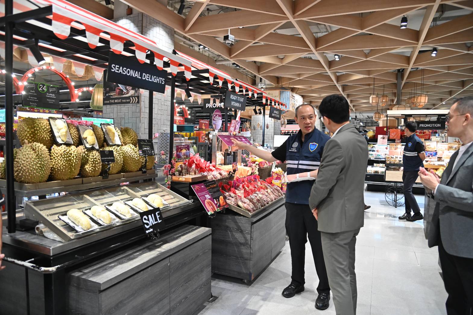 DIT ลงพื้นที่ตรวจติดตามสถานการณ์ราคาสินค้าอุปโภคบริโภค