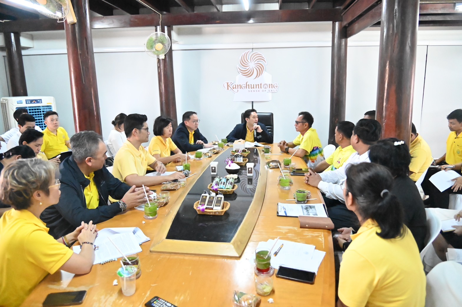 ร่วมหารือการต่อยอดสินค้าเกลือทะเล