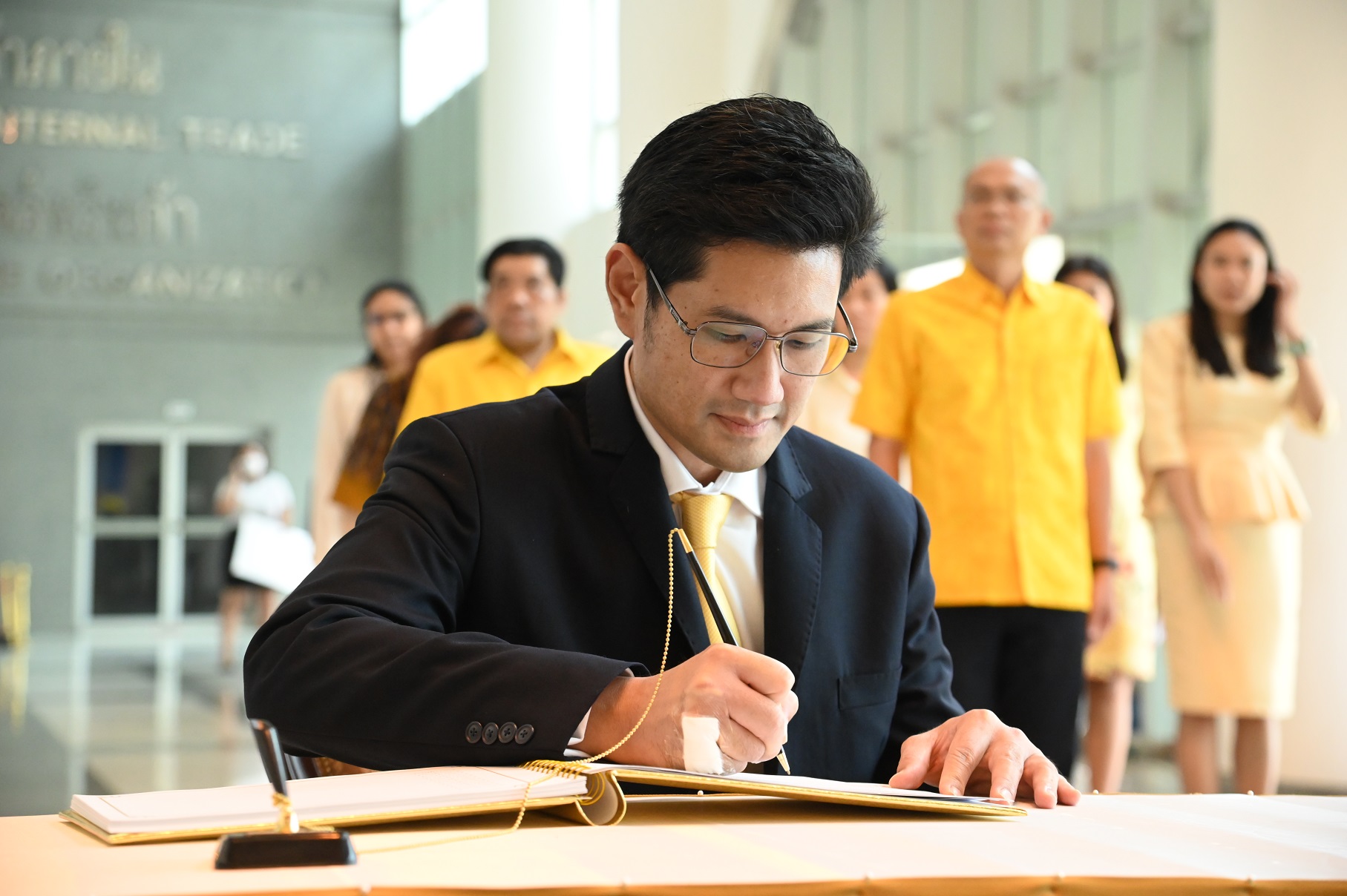 กรมการค้าภายในถวายพระพรชัยมงคล พระบาทสมเด็จพระเจ้าอยู่หัว เนื่องในวันฉัตรมงคล