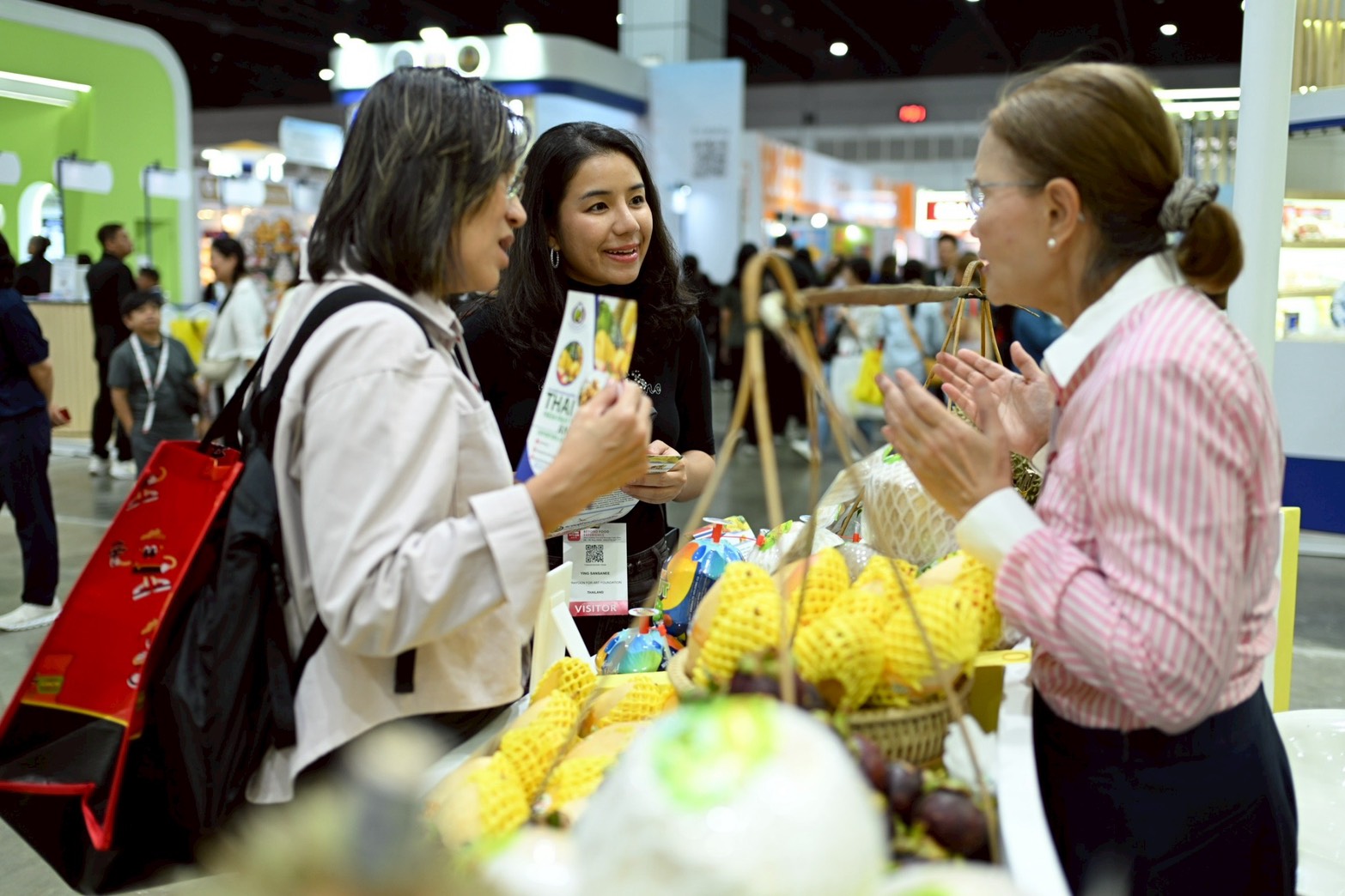 ข่าวเลขที่ 153/2569 สินค้าเกษตรพรีเมียมไทยมาแรง DIT Pavilion กวาดยอดขายใน THAIFEX กว่า 334 ล้านบาท ดึงผู้ซื้อทั่วโลก สนใจทุเรียนซูเปอร์จิ๋วต่อยอดส่งออกญี่ปุ่น (2 มิถุนายน 2569)