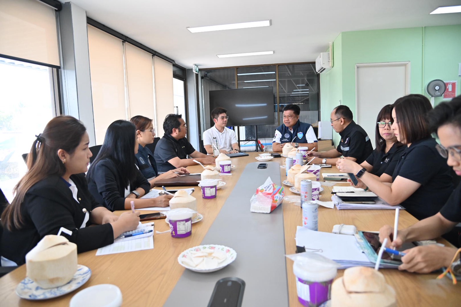 DIT ลงพื้นที่จังหวัดราชบุรี ติดตามสถานการณ์รับซื้อและจำหน่ายมะพร้าวน้ำหอม 