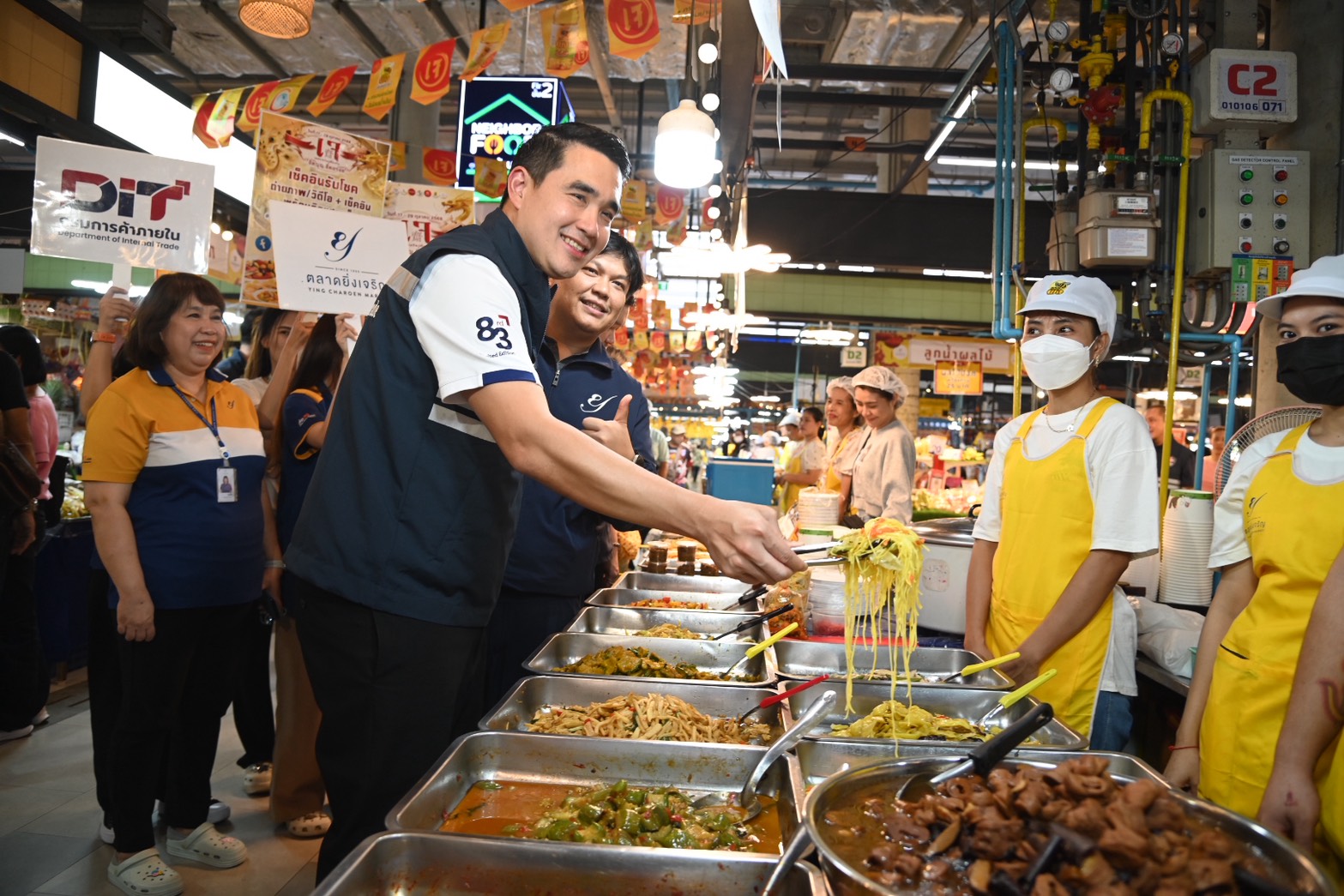 ข่าวเลขที่ 15/2569 DIT เดินหน้าลดค่าครองชีพช่วงกินเจ ‘อิ่มบุญ แบบสบายกระเป๋า’ พร้อมขานรับคนละครึ่งพลัส กระตุ้นเศรษฐกิจฐานราก (22 ตุลาคม 2568)