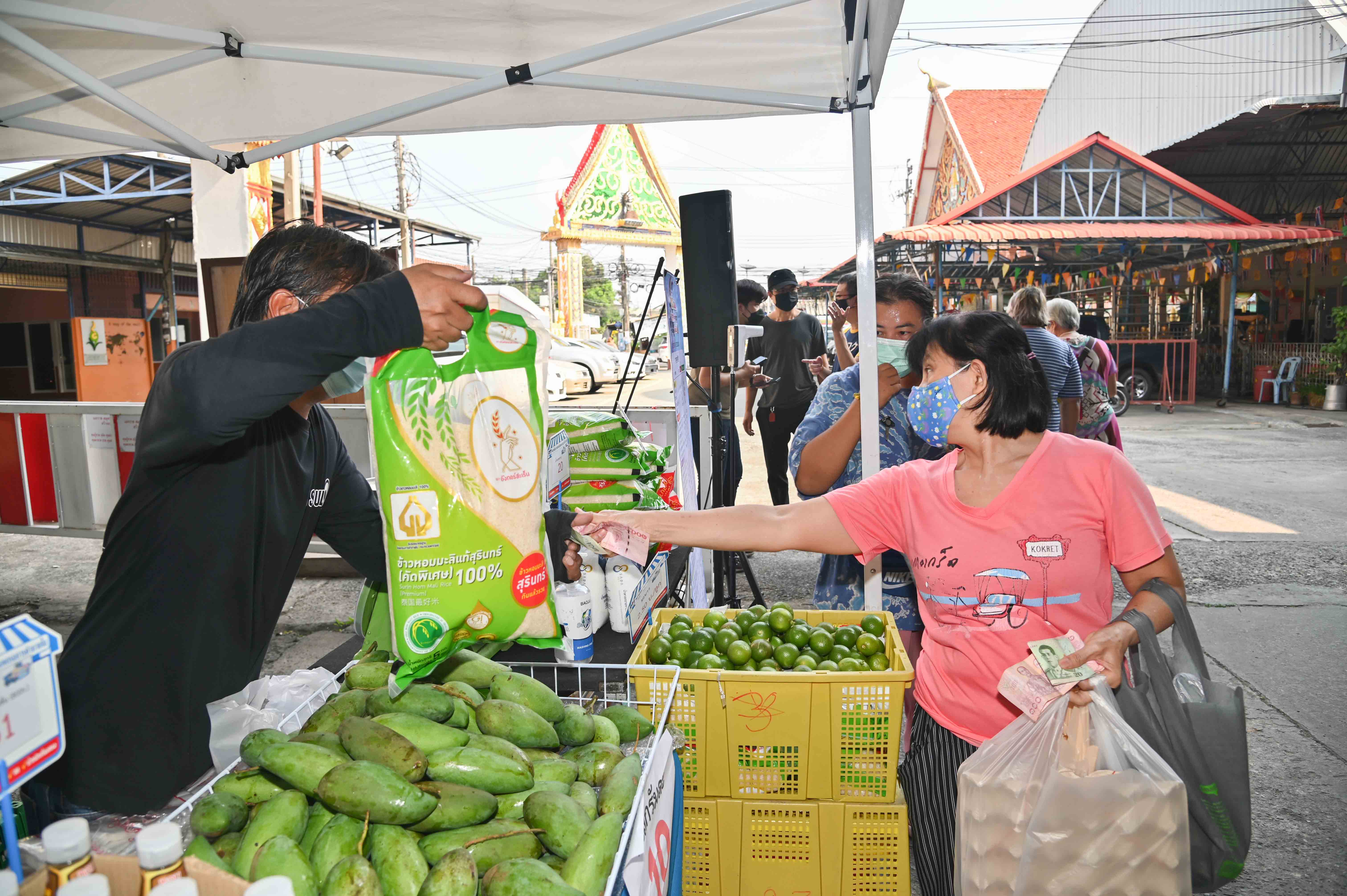 อธิบดีกรมการค้าภายใน ตรวจติดตามโครงการ พาณิชย์..ลดราคา! ช่วยประชาชน