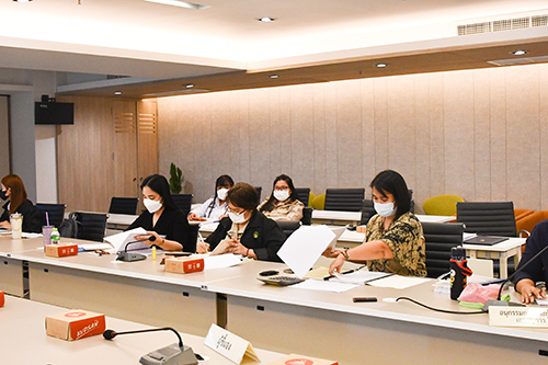 พาณิชย์ประชุมการส่งคืนเงินเหลือจ่ายเเละปิดบัญชีโครงการเงินจ่ายขาดกองทุนรวมเพื่อช่วยเหลือเกษตรกร