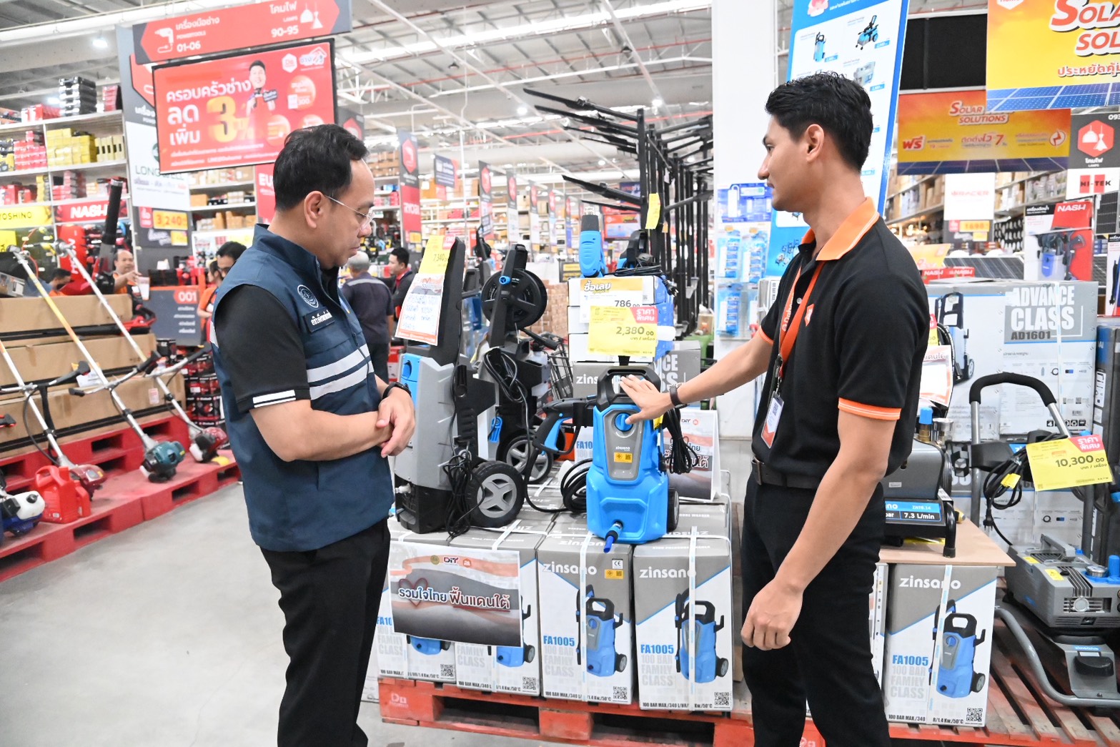 DIT ลงพื้นที่ตรวจติดตาม ห้างวัสดุก่อสร้าง,สถานีบริการน้ำมัน หลังเหตุอุทกภัยหาดใหญ่