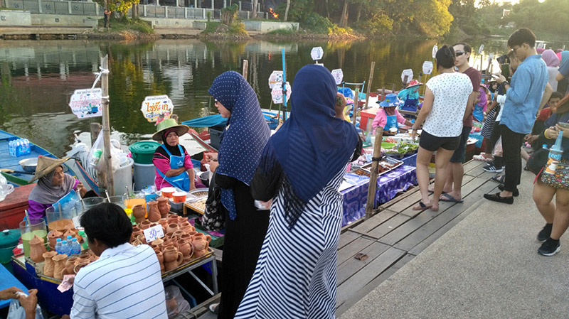 45309_ร้านขายบนเรือ.jpg