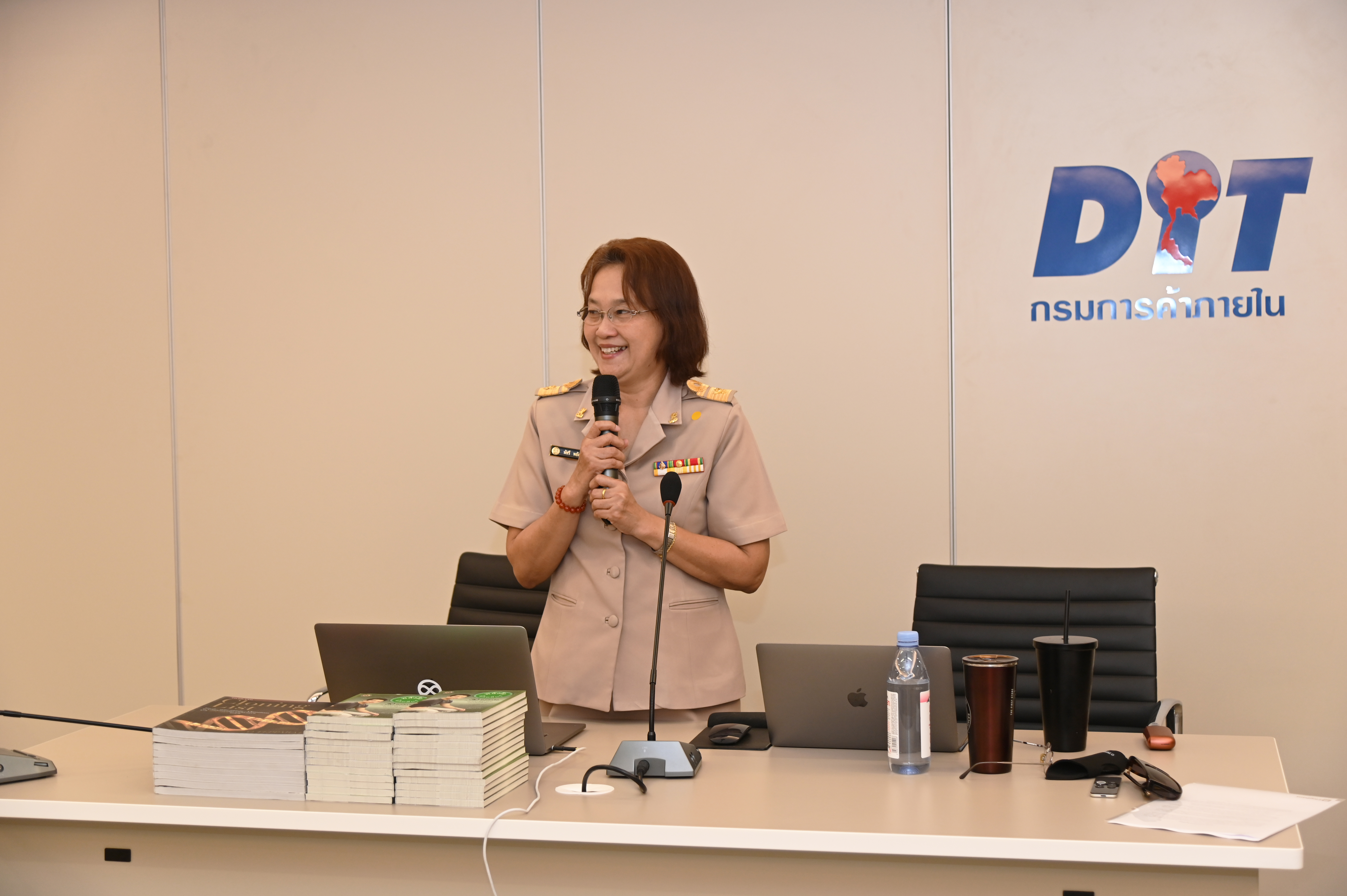การอบรมการออกแบบและจัดทำกระเช้าของขวัญเพื่อเพิ่มมูลค่าสินค้า Farm Outlet 