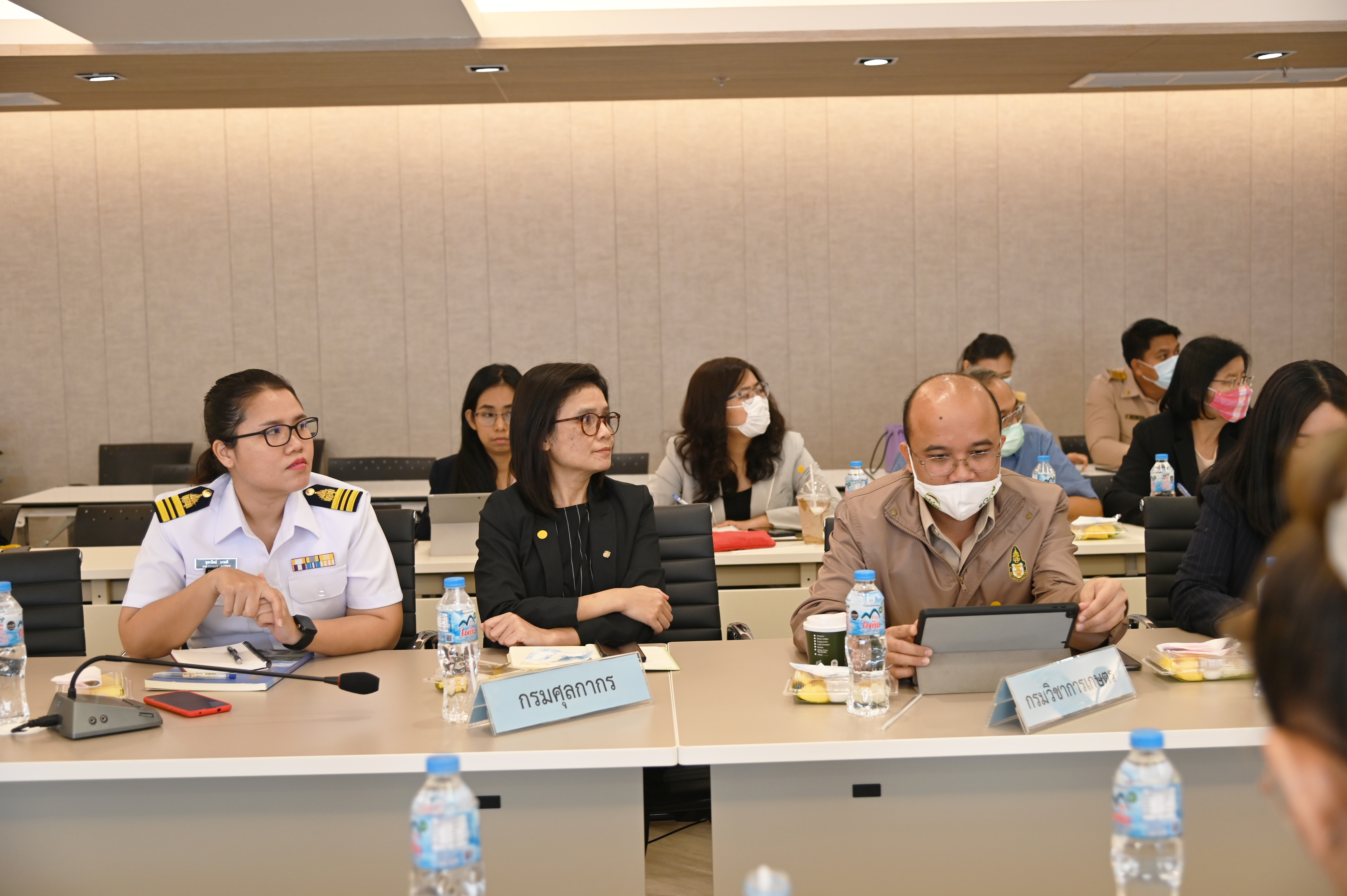 การประชุมหารือข้อร้องเรียนจากสมาคมผู้ค้าและส่งออกผลไม้ไทยและสมาคมทุเรียนไทย